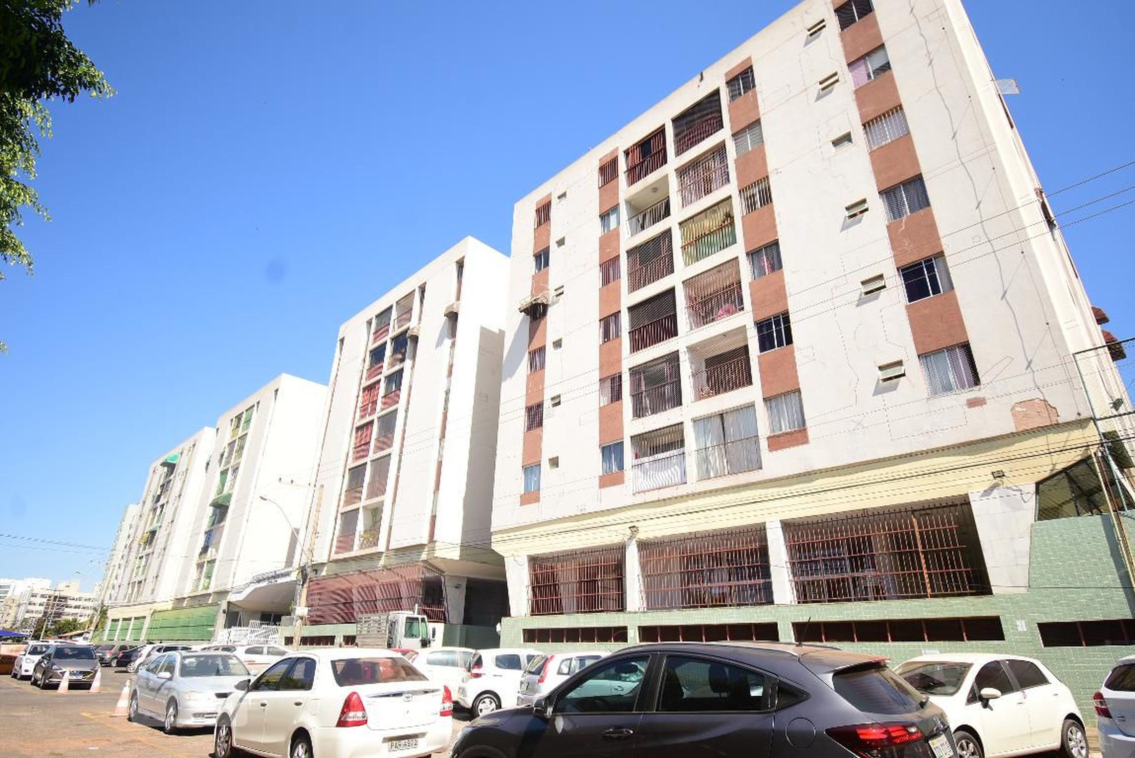 Fachada Condomínio em Qi 25 Lote 12/14, Bloco C