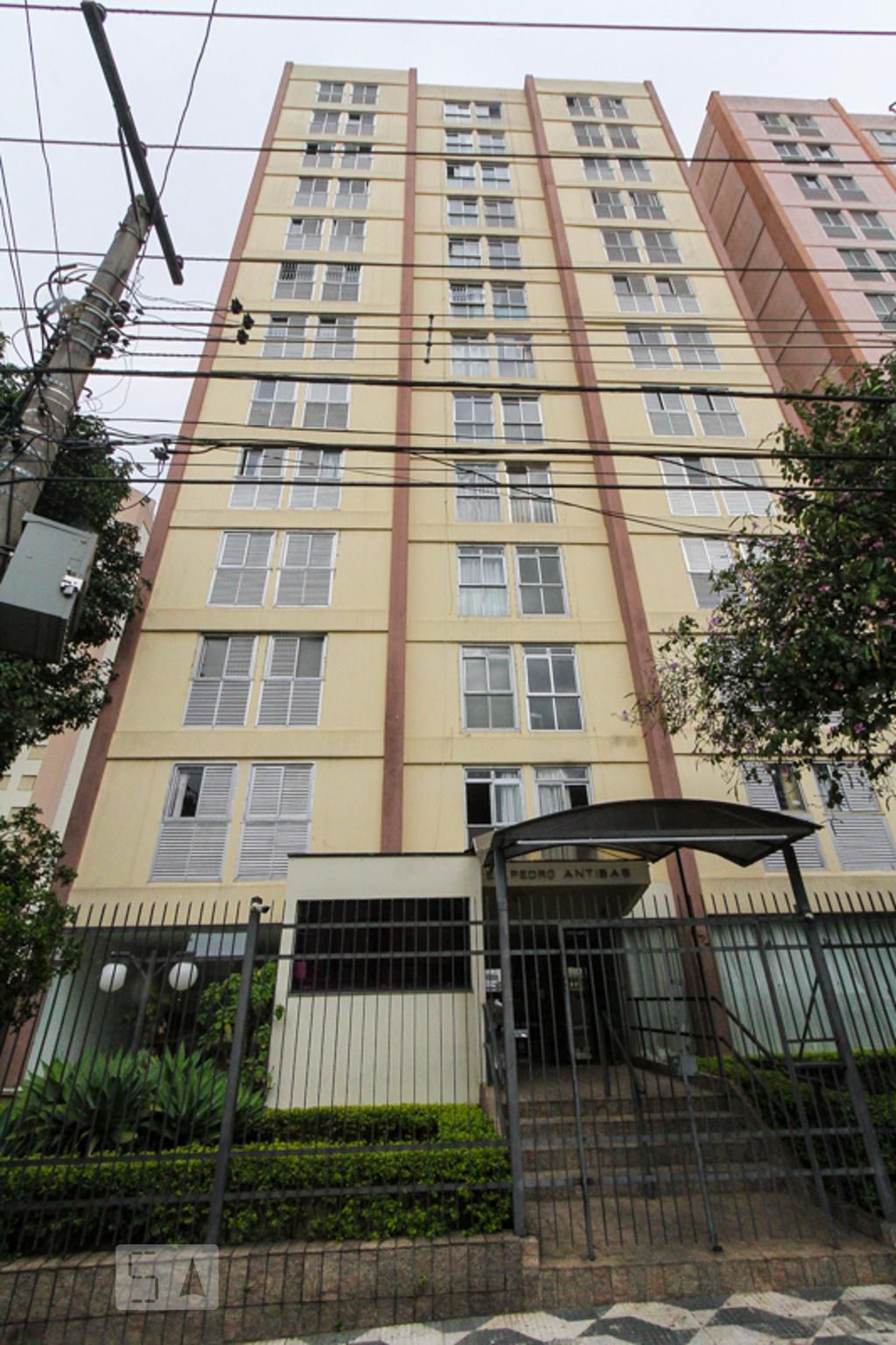 Fachada Condomínio em Rua Sapucaia, 924