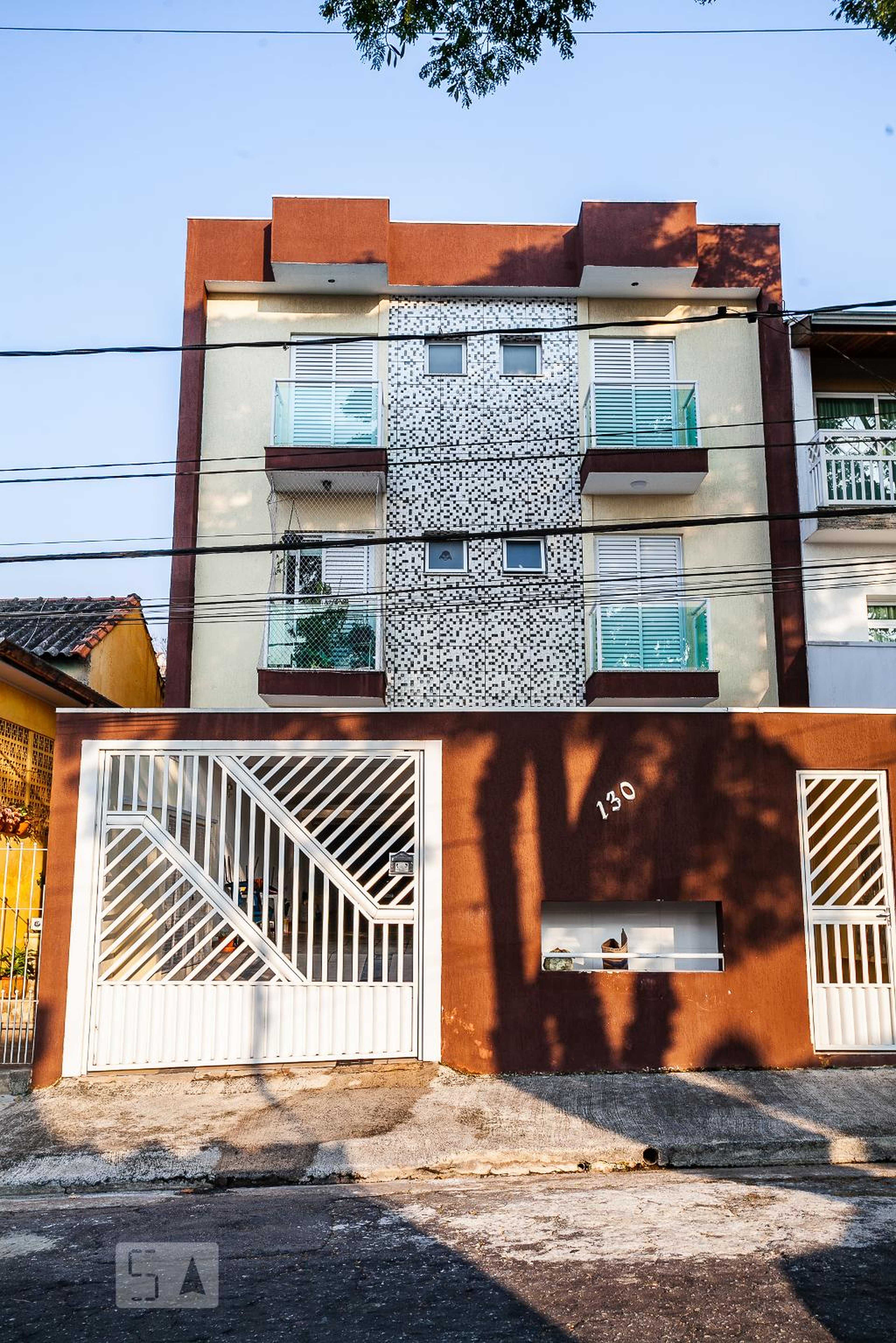 Fachada Condomínio em Rua Honduras, 130