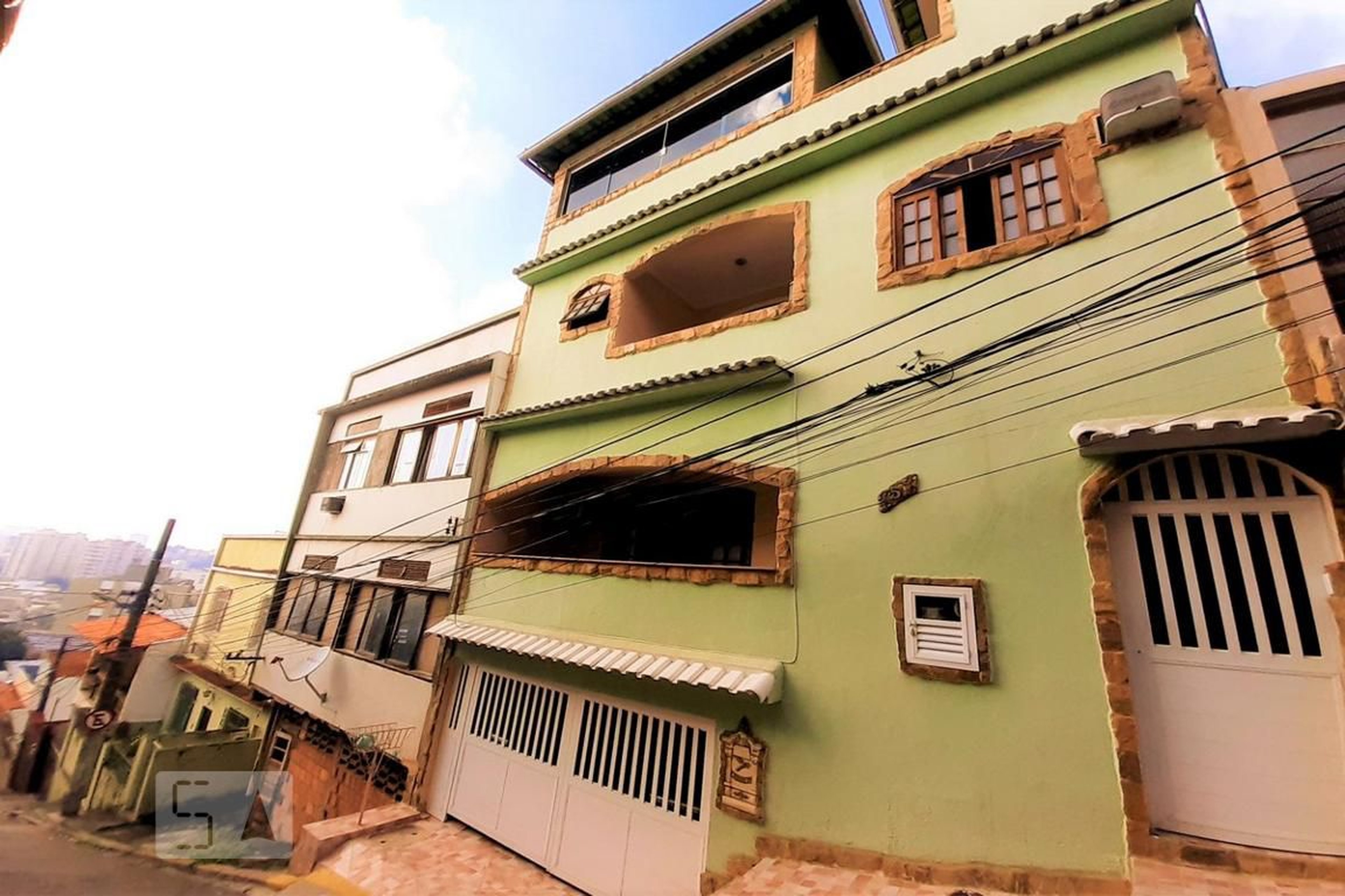 Fachada Condomínio em Rua Ivan Barbosa, 151
