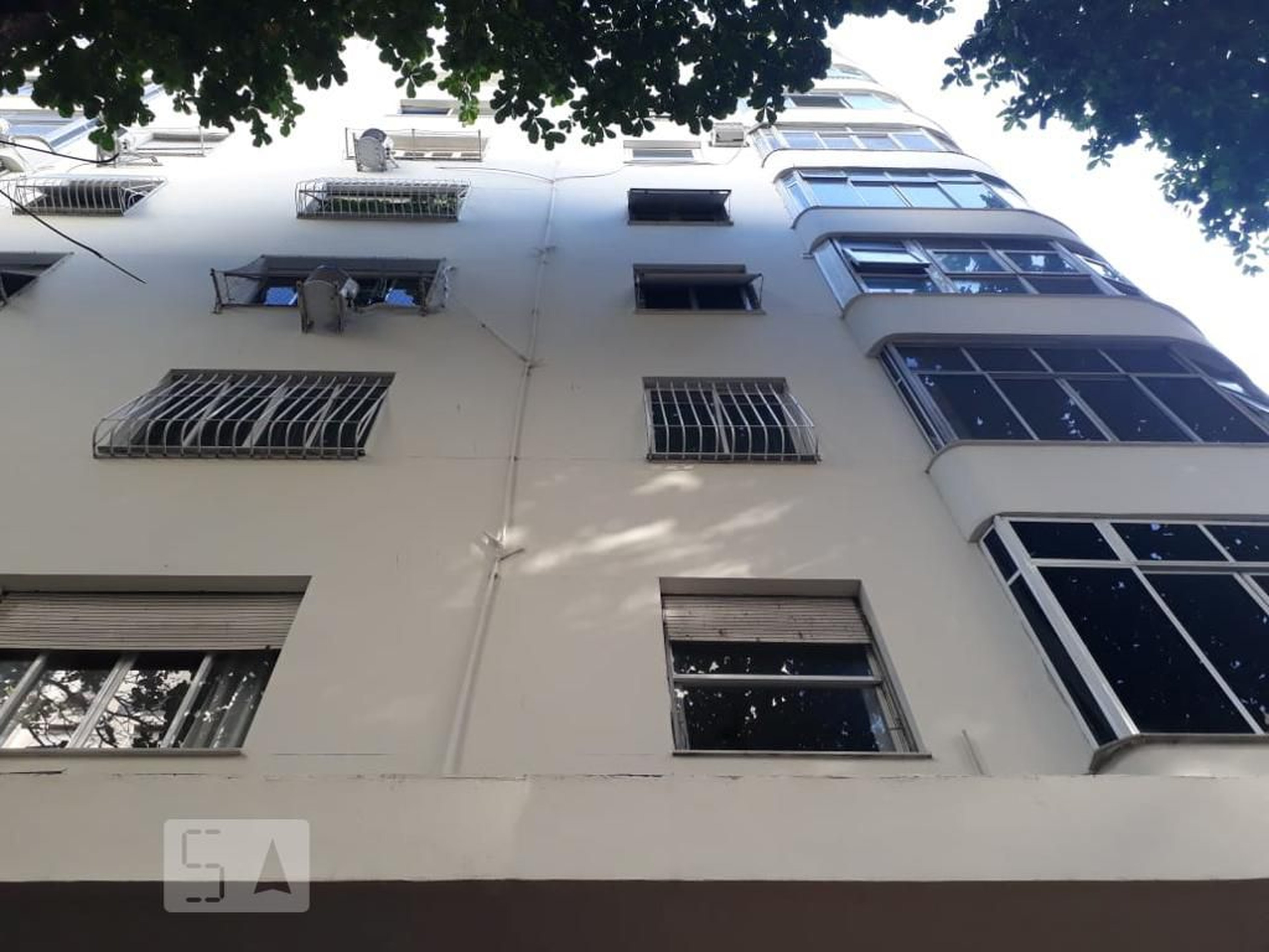 Fachada do Prédio Condomínio em Avenida Rainha Elisabeth, 86