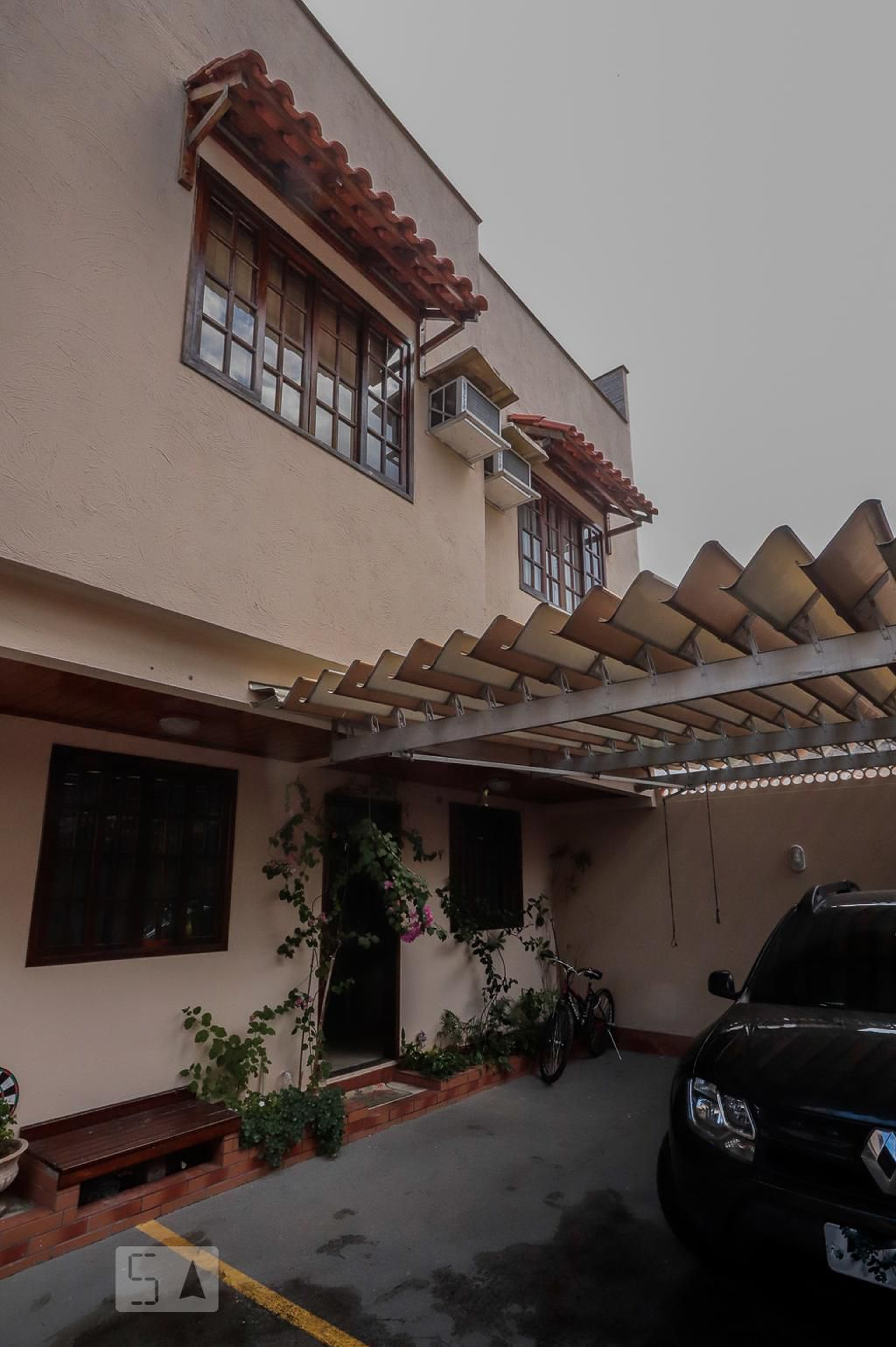 Fachada Condomínio em Rua Pernambuco, 350