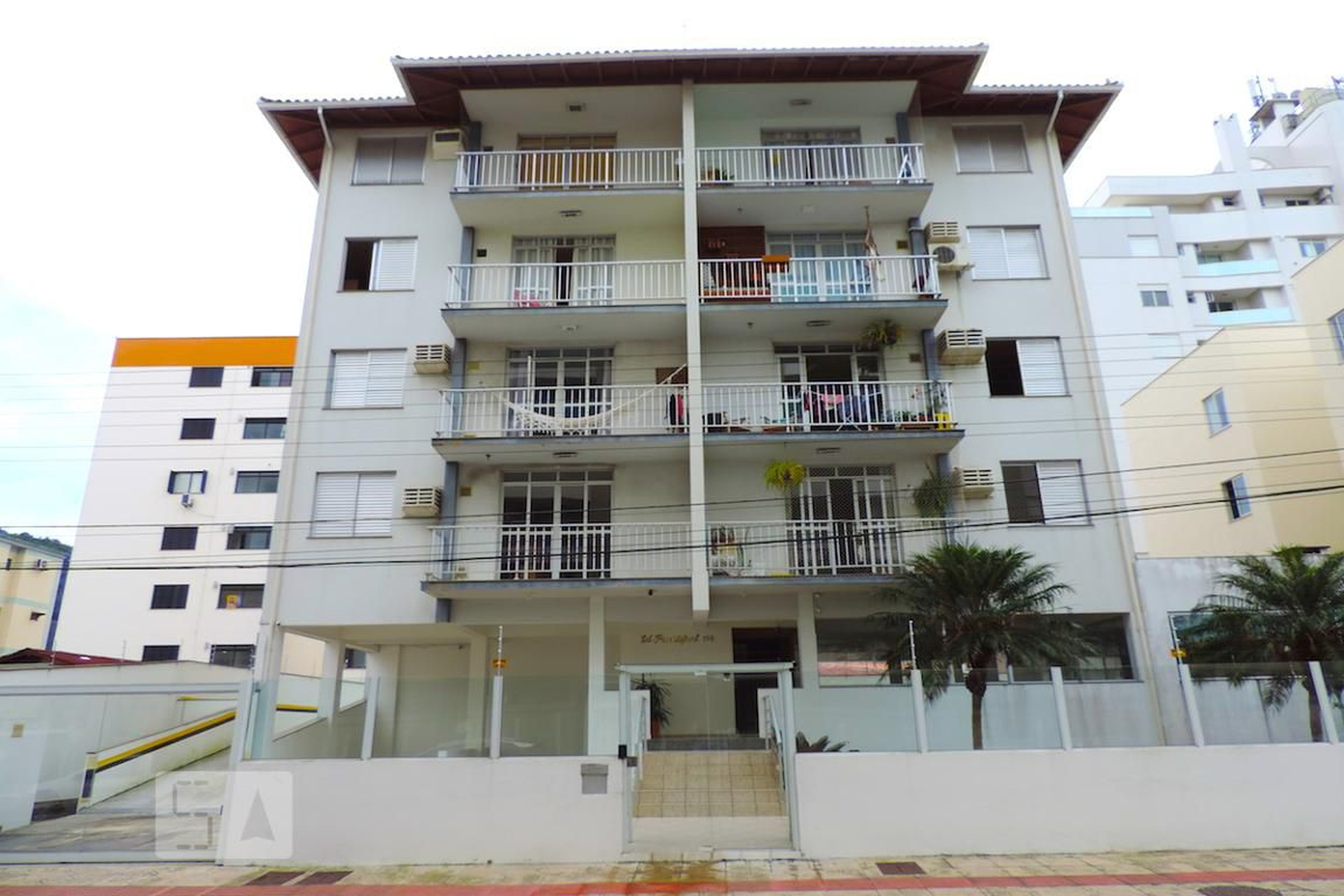 Fachada Condomínio em Rua Professor Milton Roque Ramos Krieger, 15