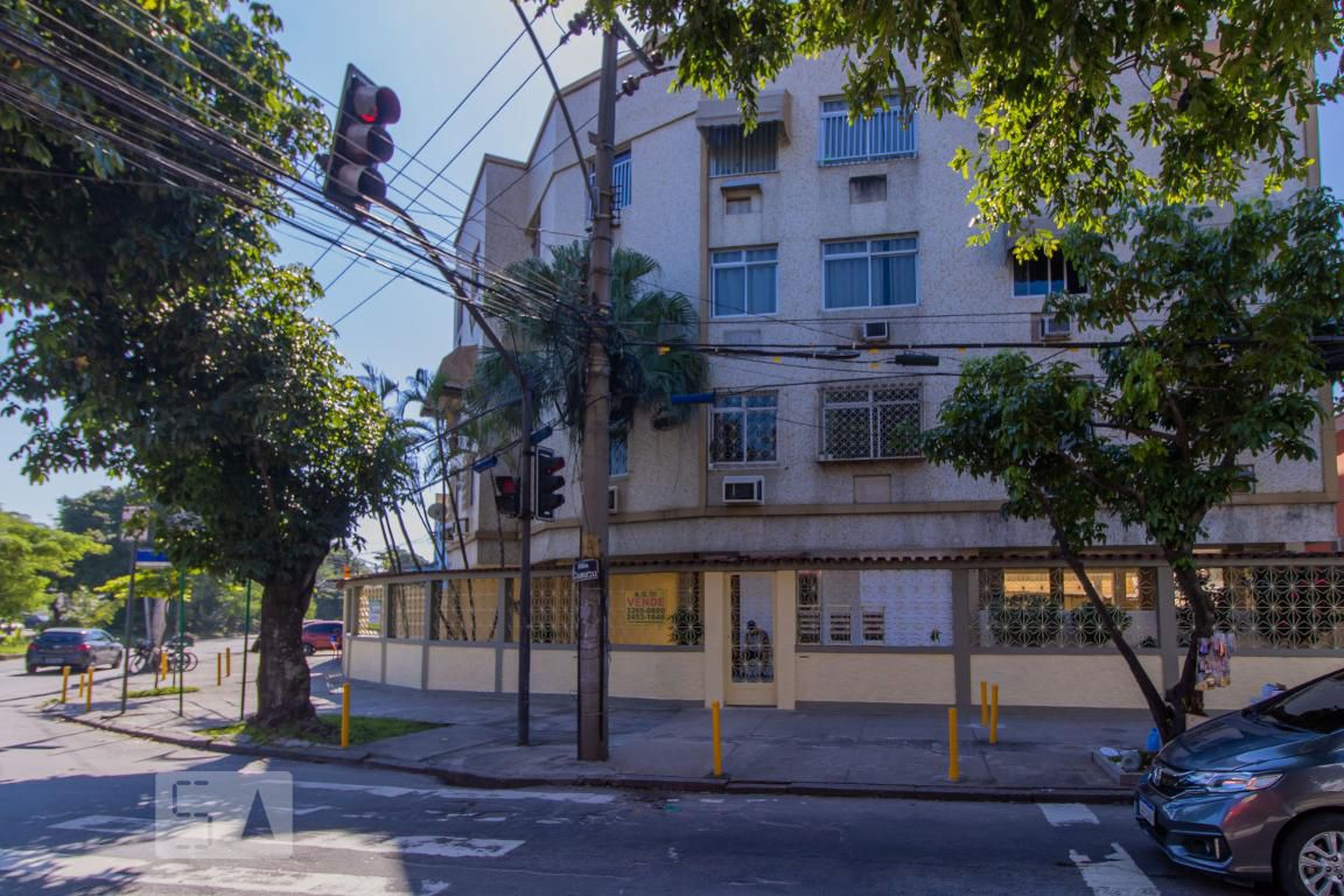 Fachada Condomínio em Rua Cairuçu, 316