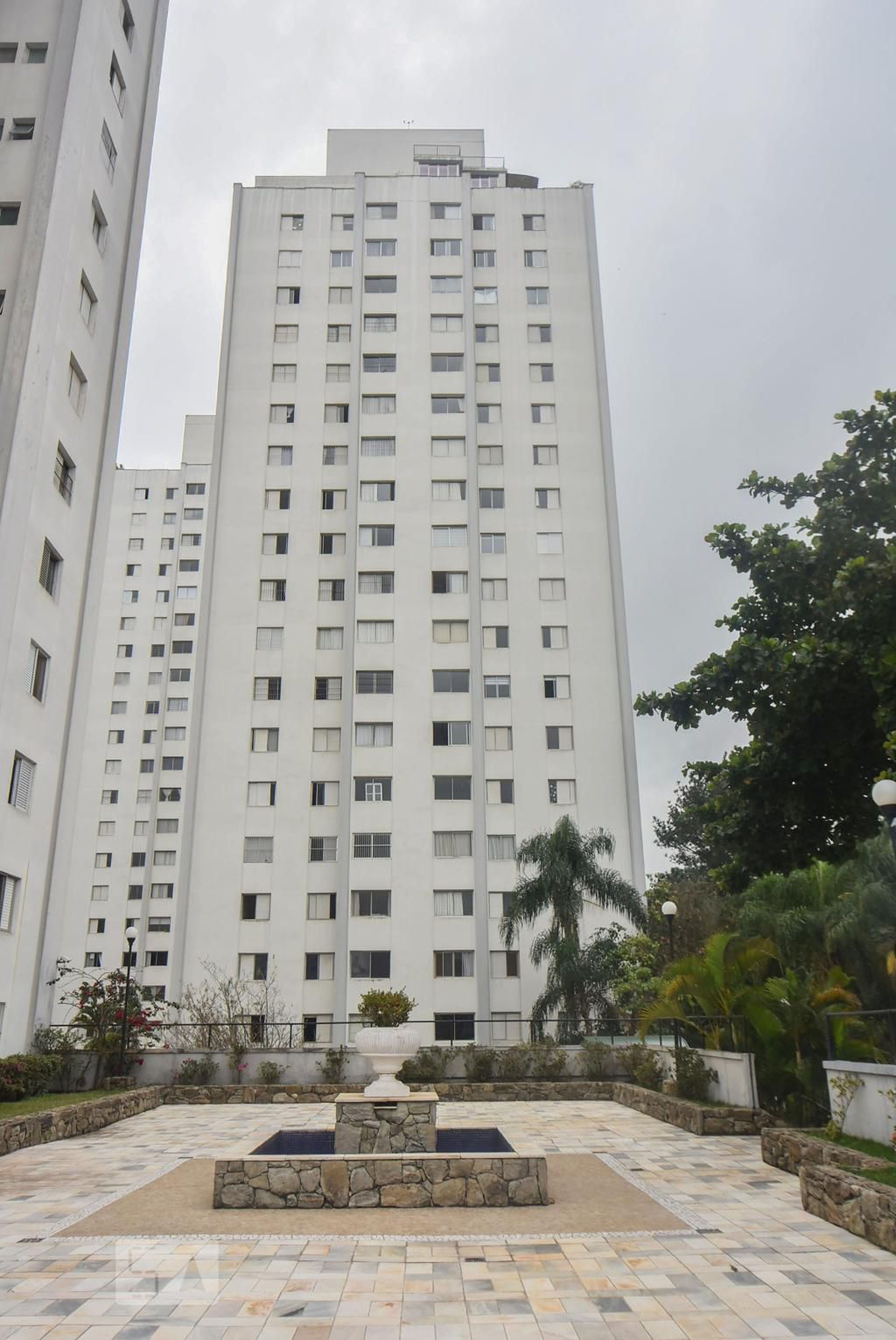Prédio Condomínio Três Torres