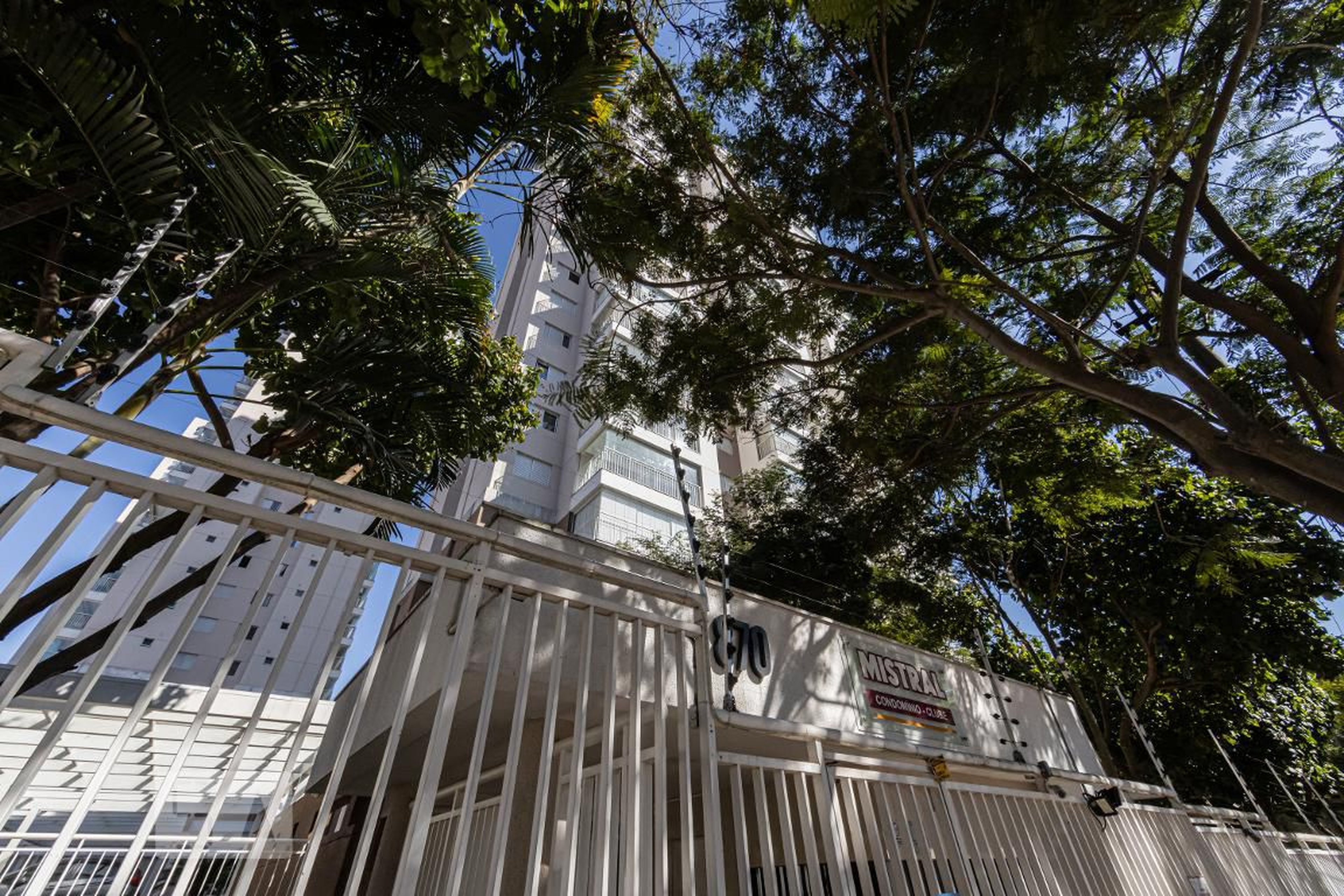 Fachada Condomínio em Rua Angá, 860