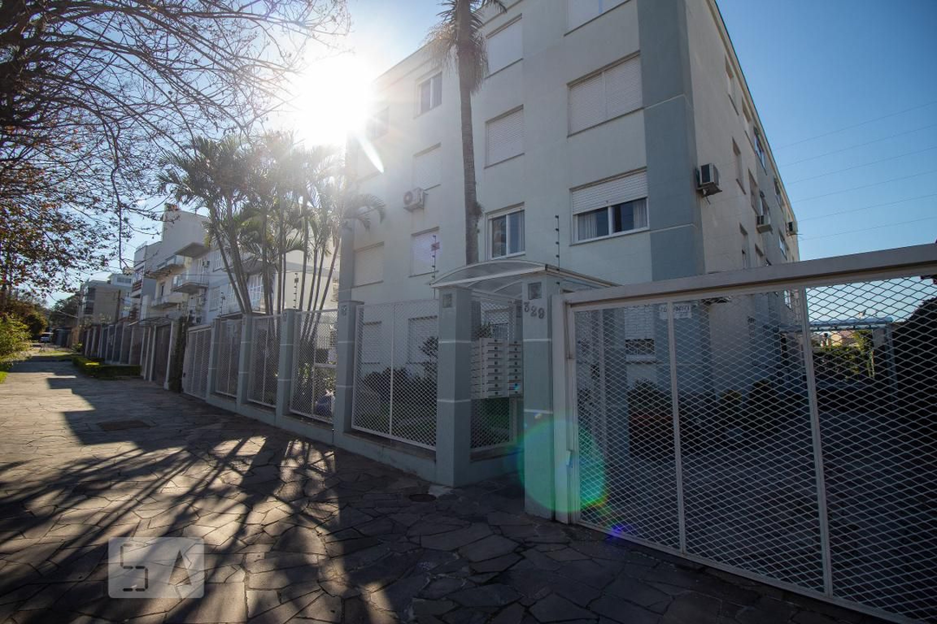 Fachada Condomínio em Avenida Bernardi, 329