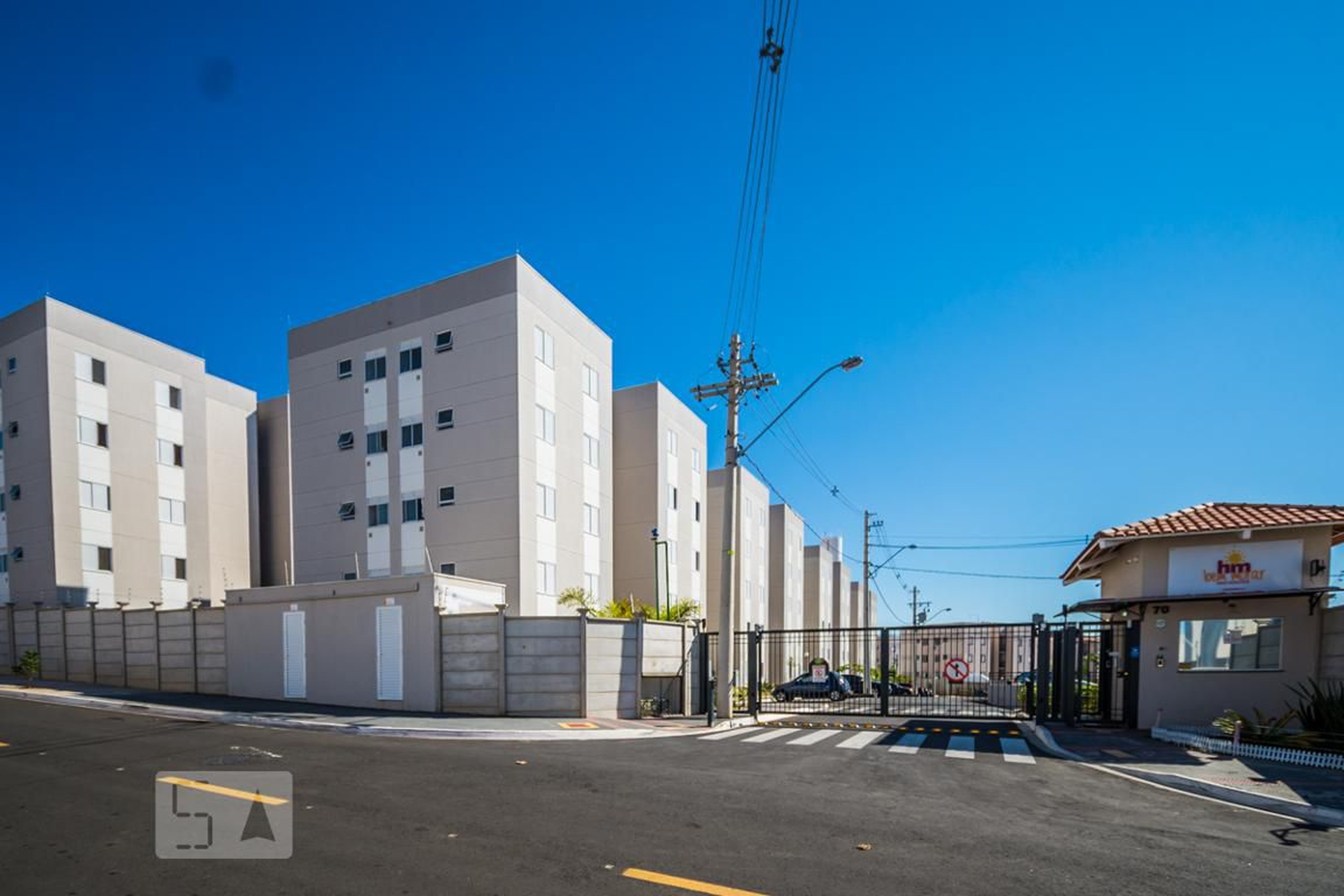Fachada Condomínio em Rua 2, 70