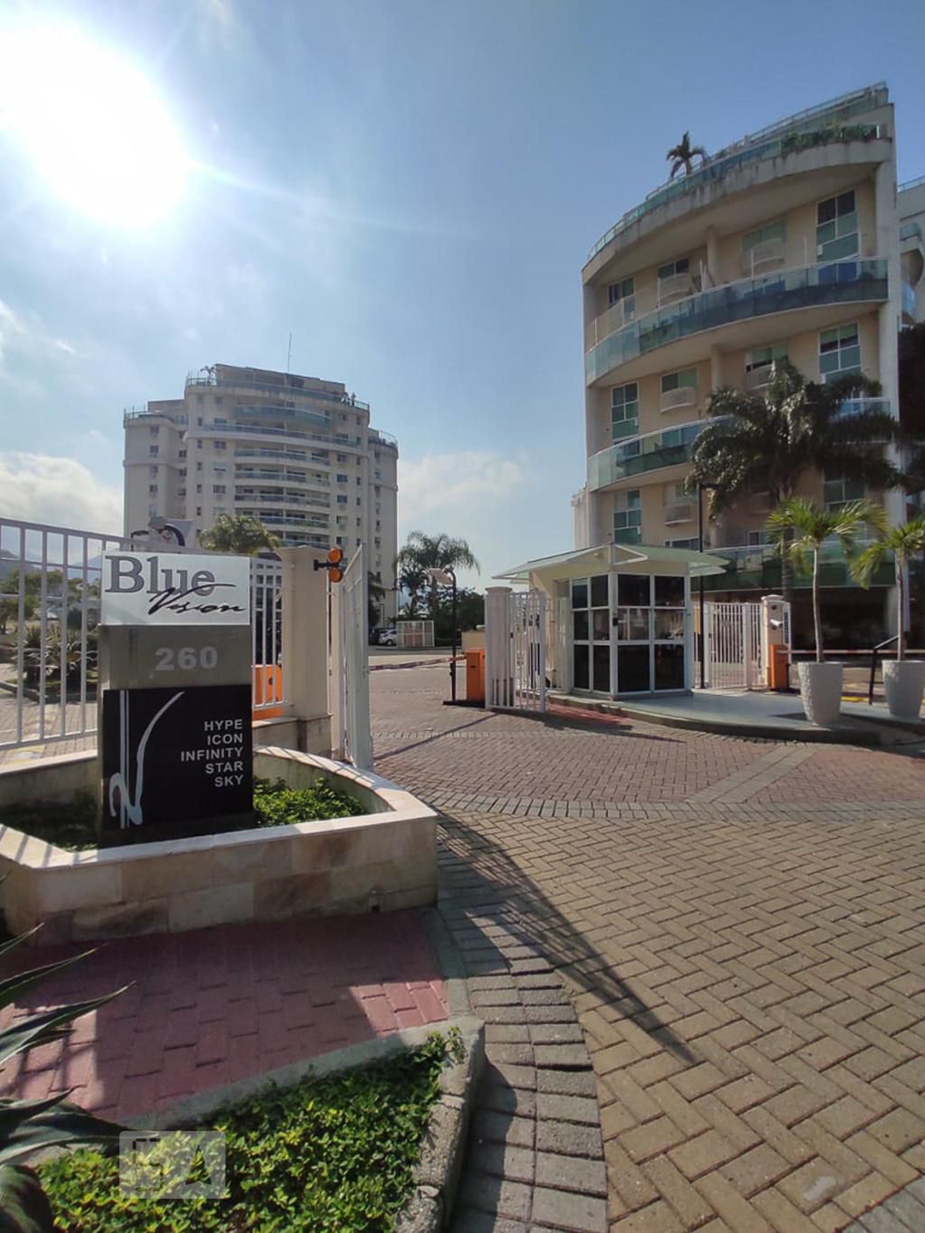Fachada do Condomínio Condomínio Blue Vision
