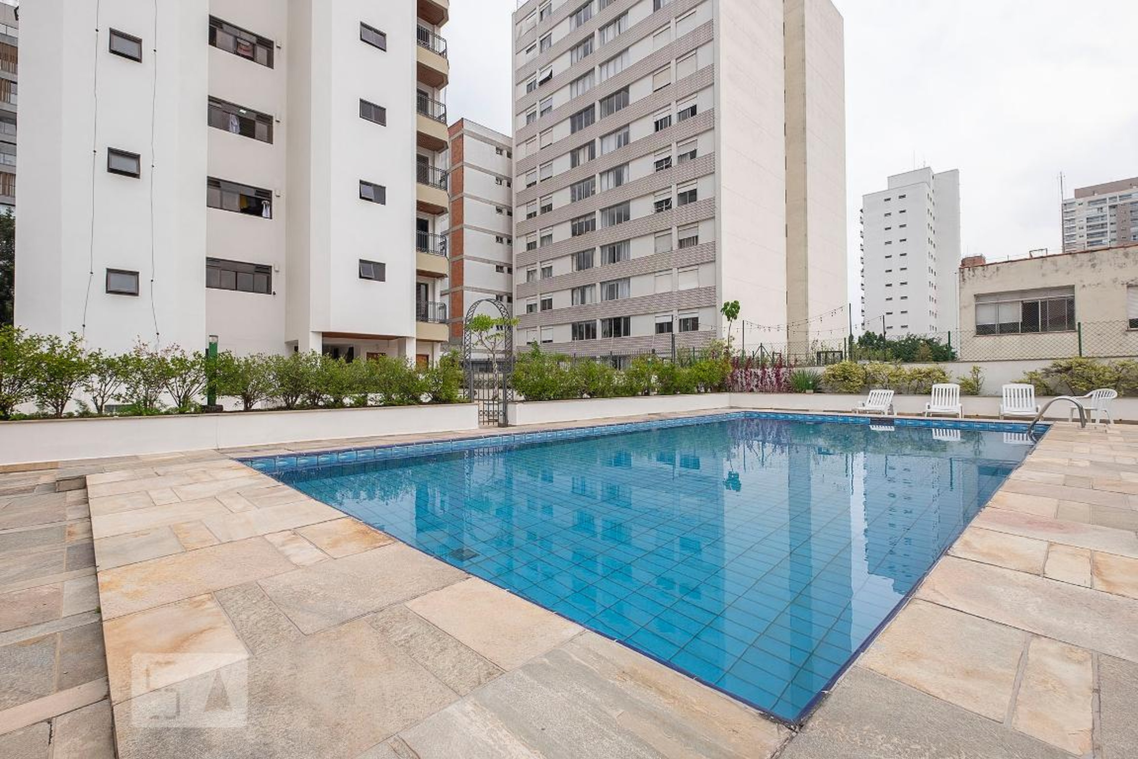 Piscina - JJ Mendes