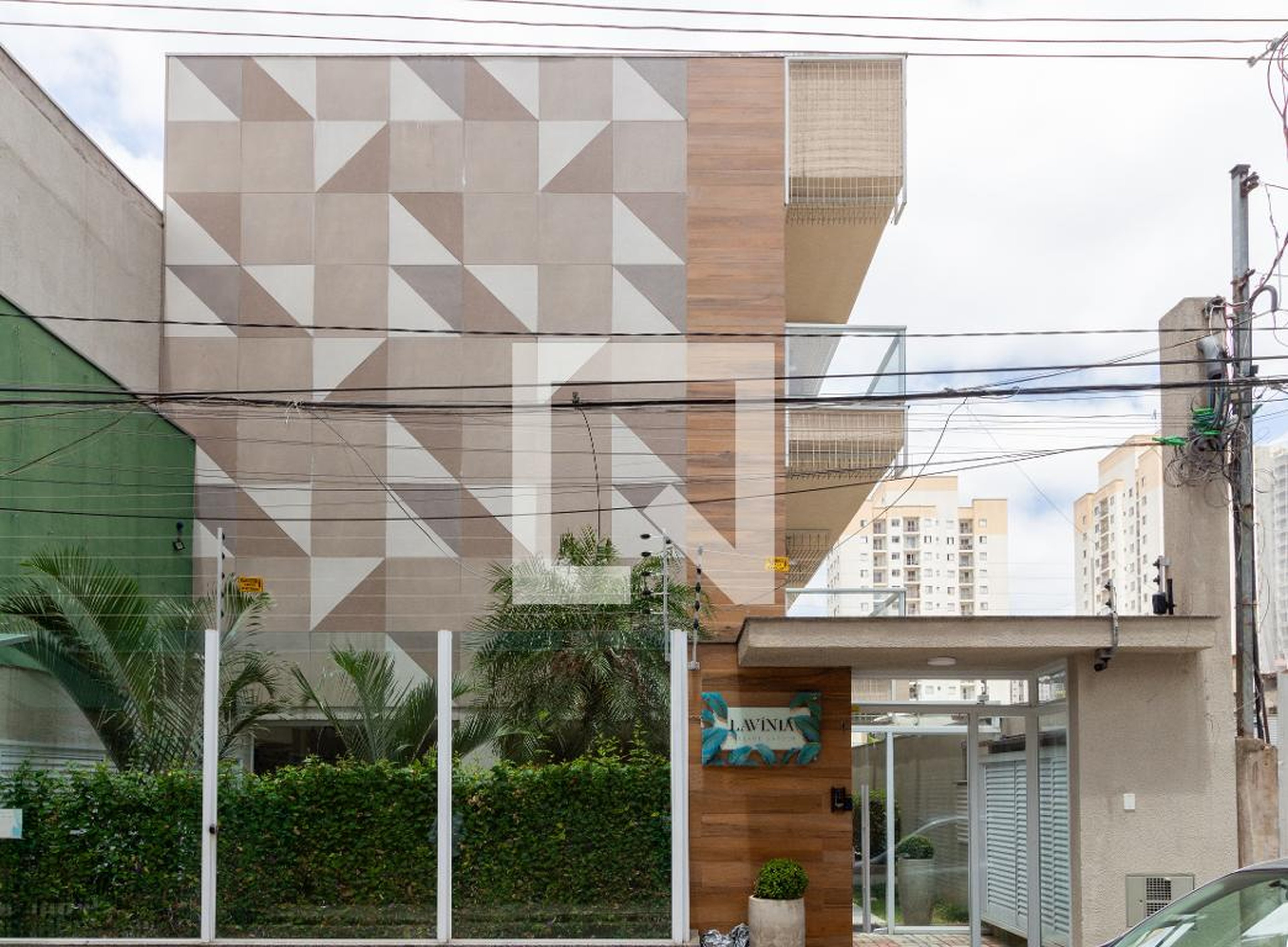 Fachada do Condomínio Condomínio Lavínia Village Garden