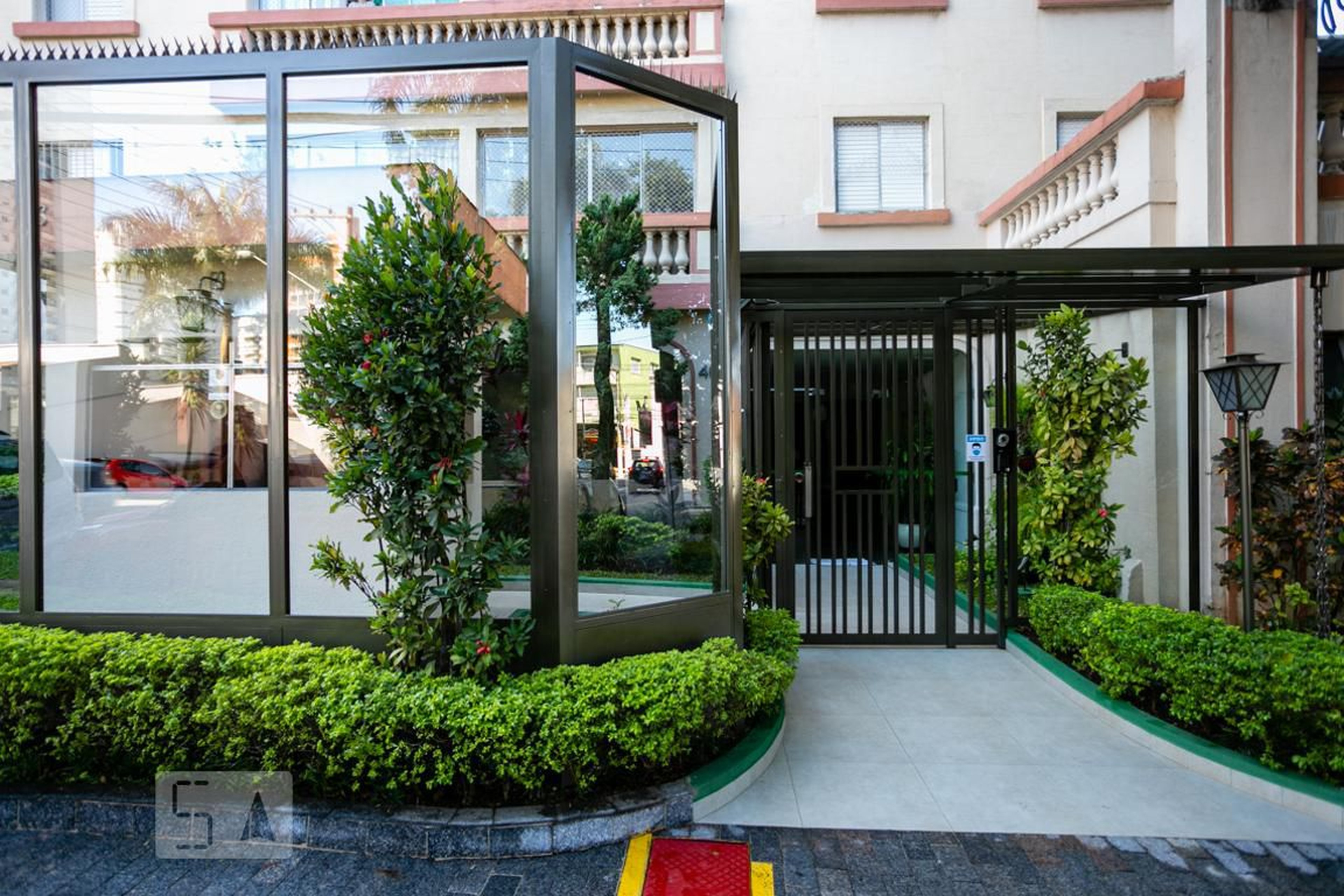 Fachada do Condomínio Condomínio Palacette Casa Forte II