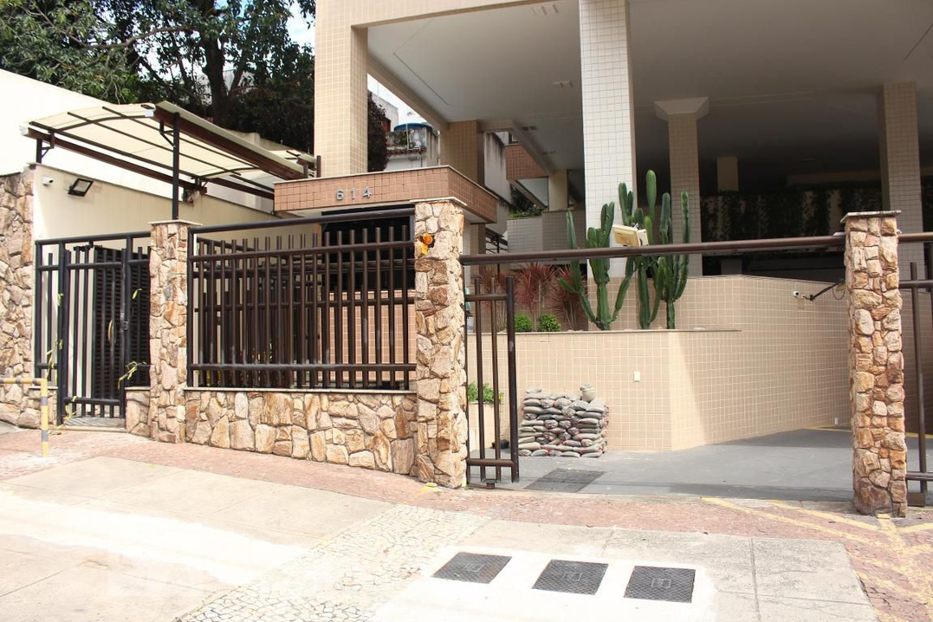 Fachada do Condomínio Edifício Phartenon