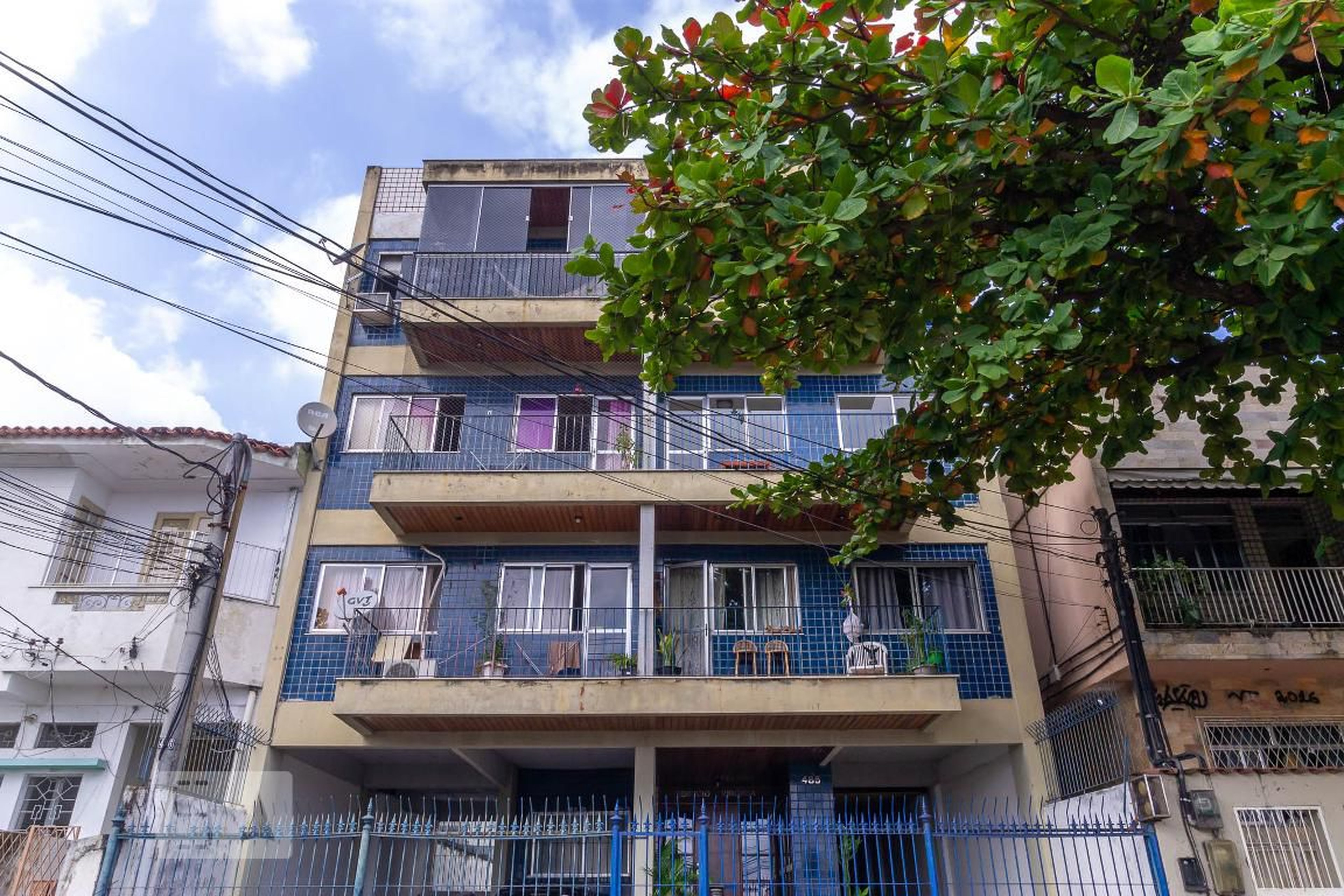 Fachada Condomínio em Rua Vaz de Tolêdo, 486