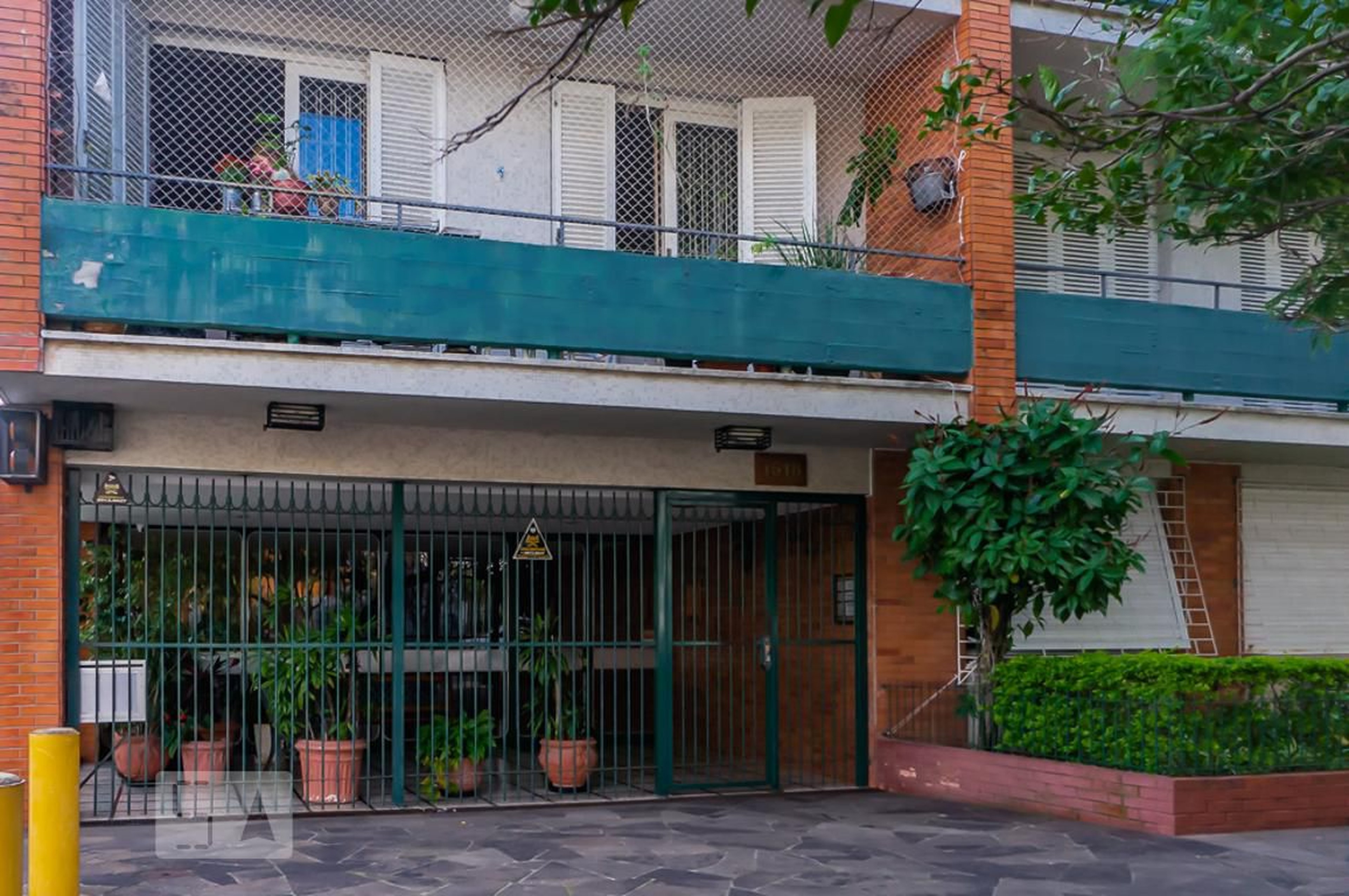 Fachada Condomínio em Rua Santa Cecília, 1518