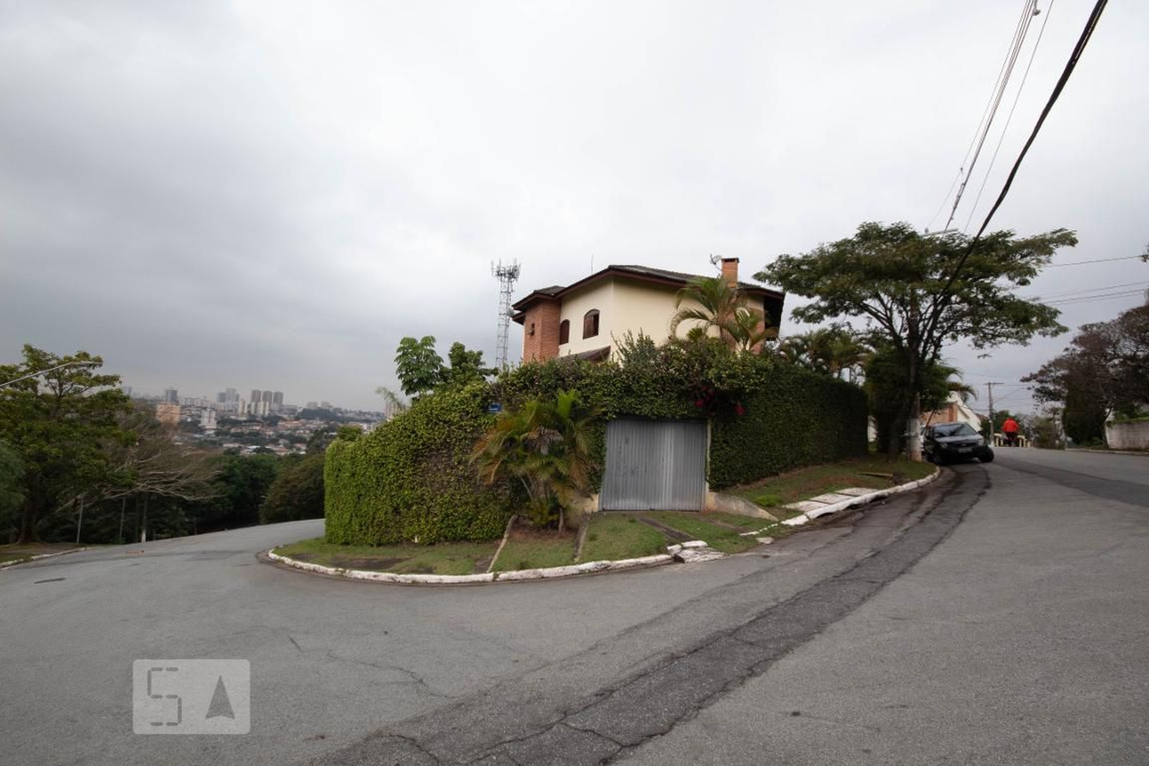 Fachada Condomínio em Rua Paulo Machado de Carvalho, 221