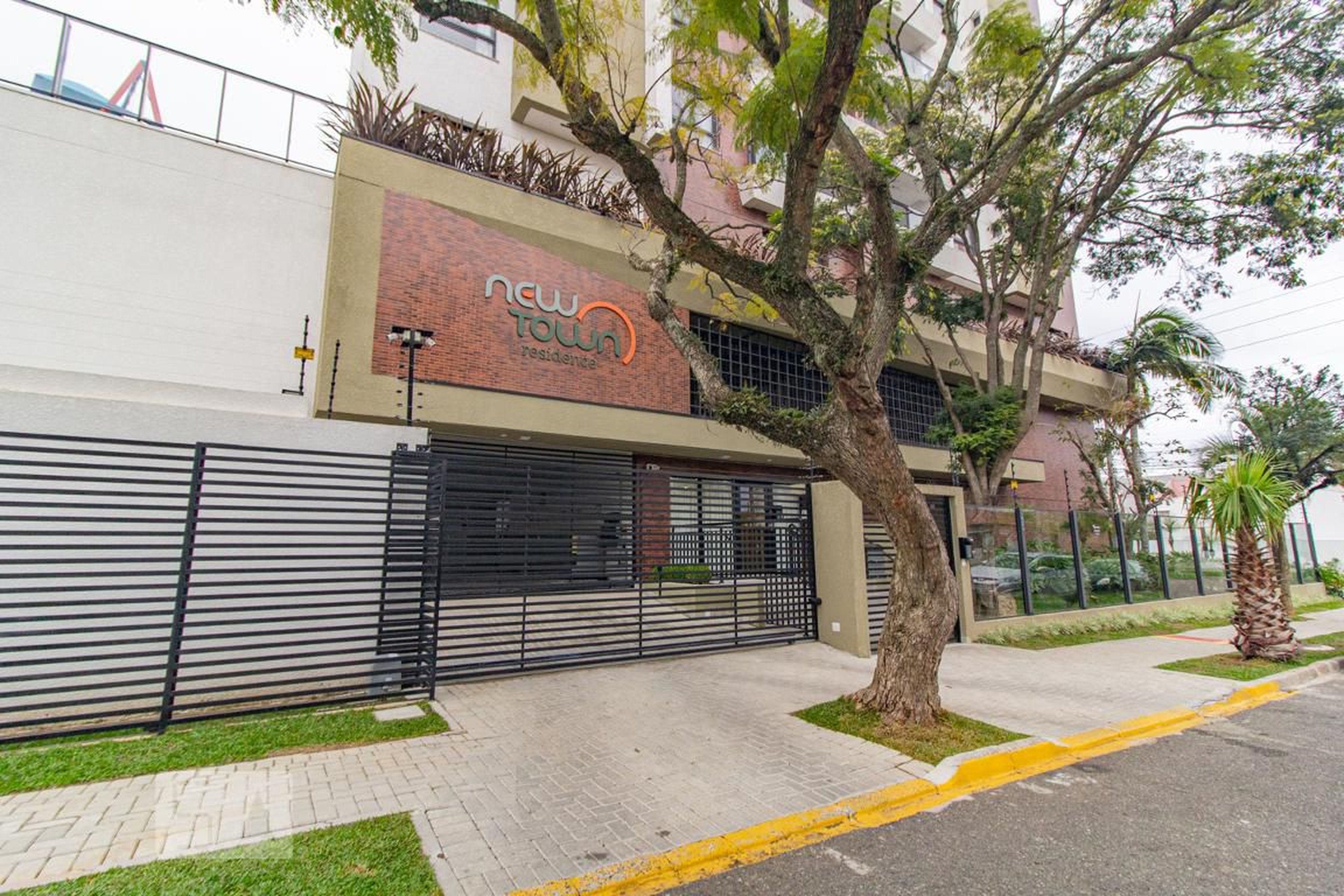 Fachada Condomínio em Rua Bernardo Jacintho da Veiga, 95