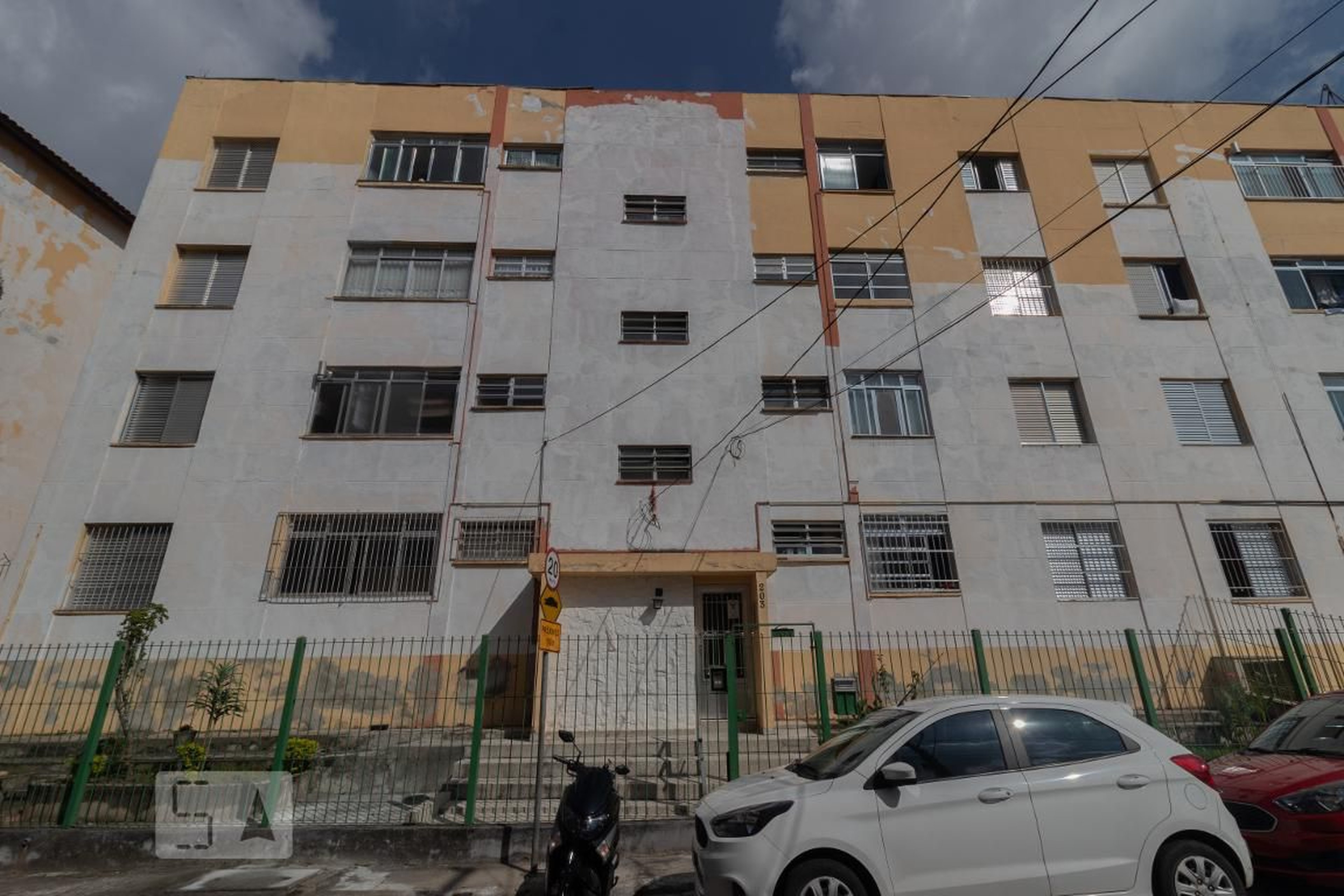 Fachada Condomínio em Rua Professor Roger Bastide, 203