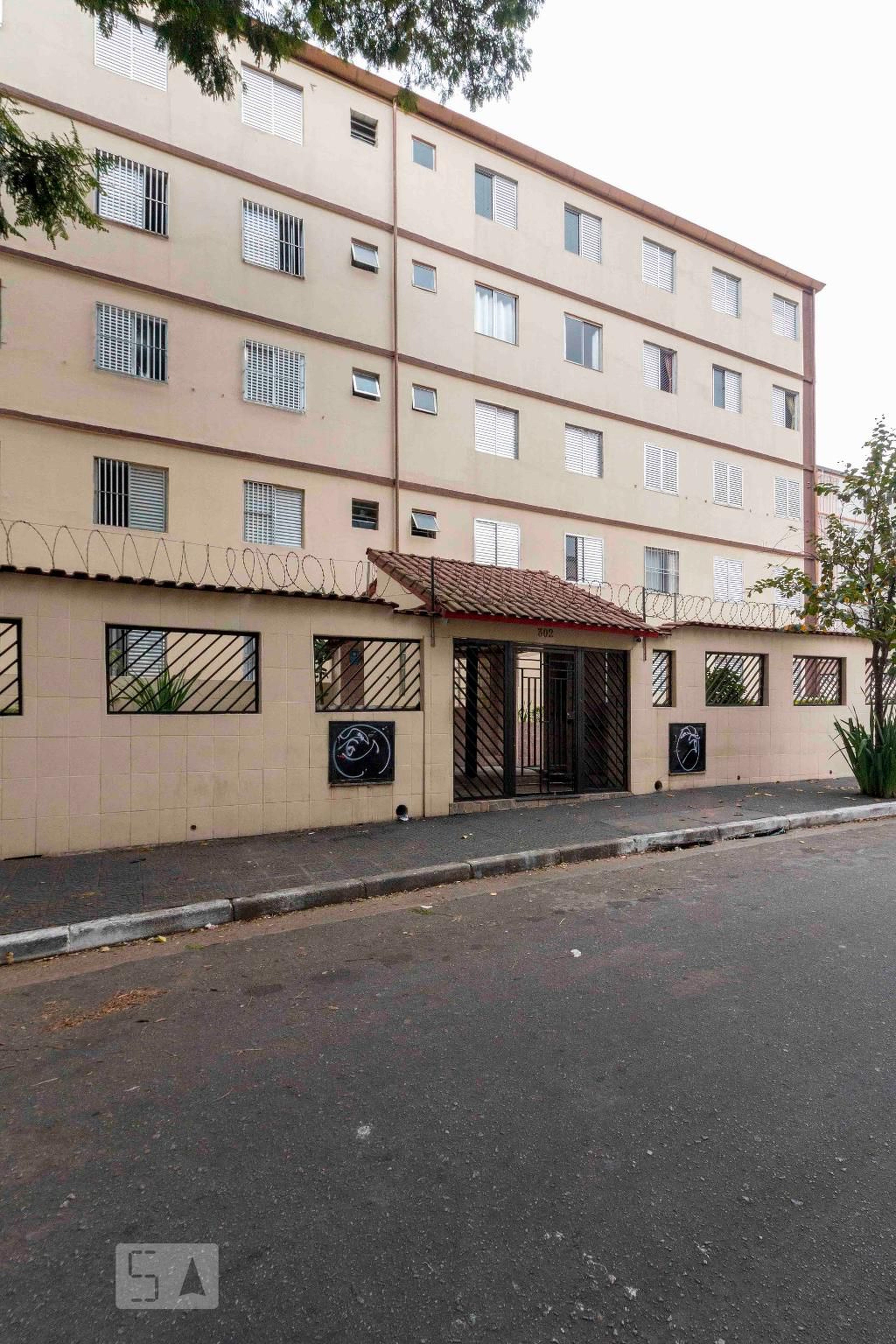 Fachada Condomínio em Rua Irmão Nicolau da Fonseca, 143