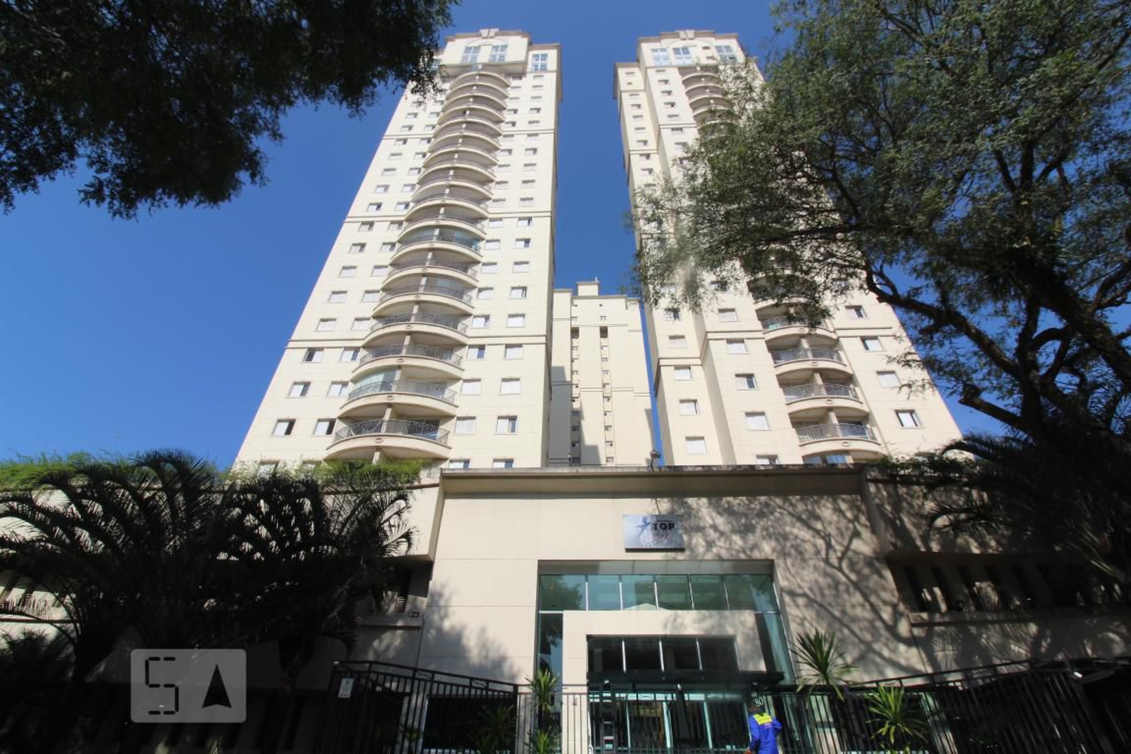 Fachada Condomínio em Avenida Doutor Washington Luíz, 18