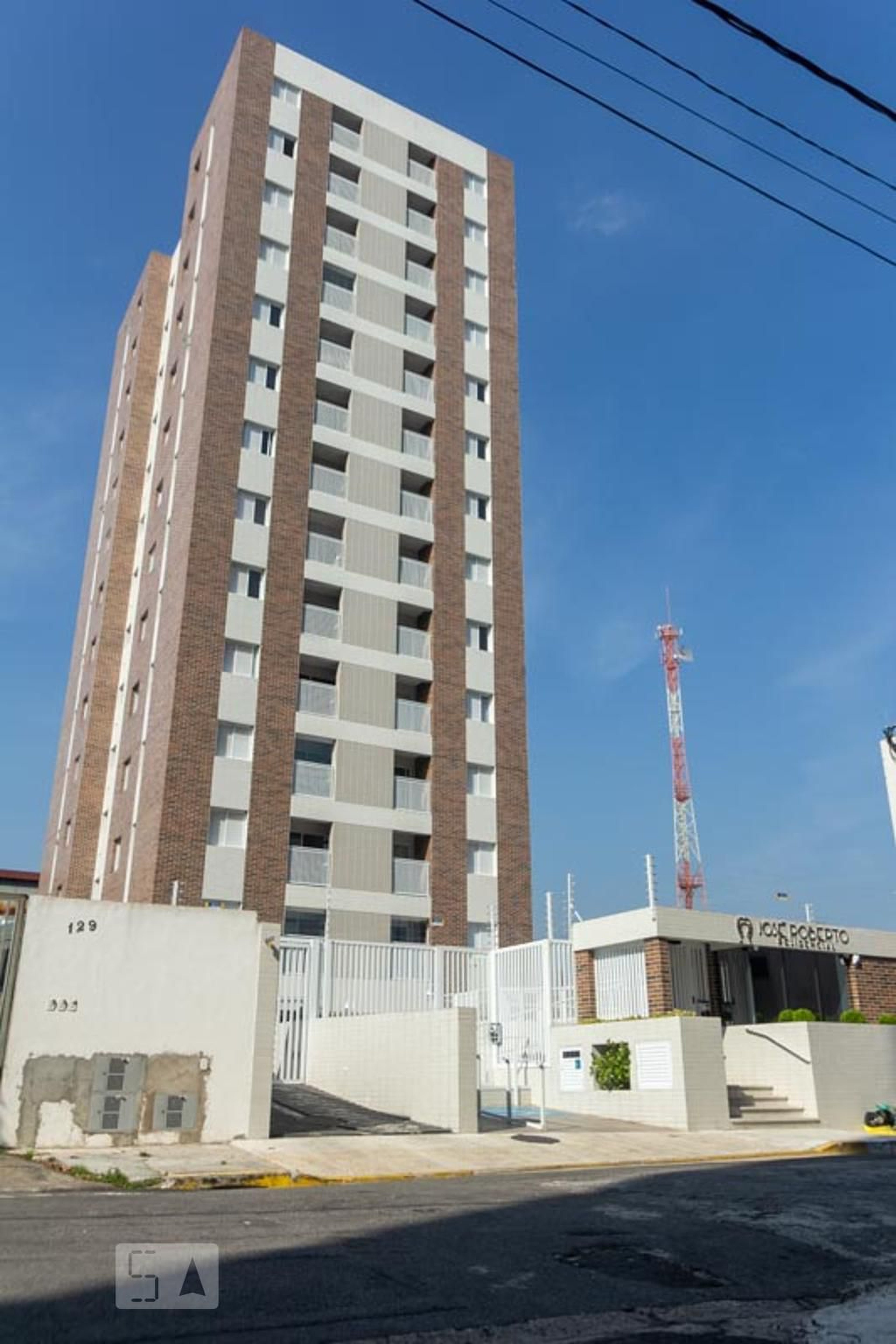 Fachada Condomínio em Rua Freire de Andrade, 134