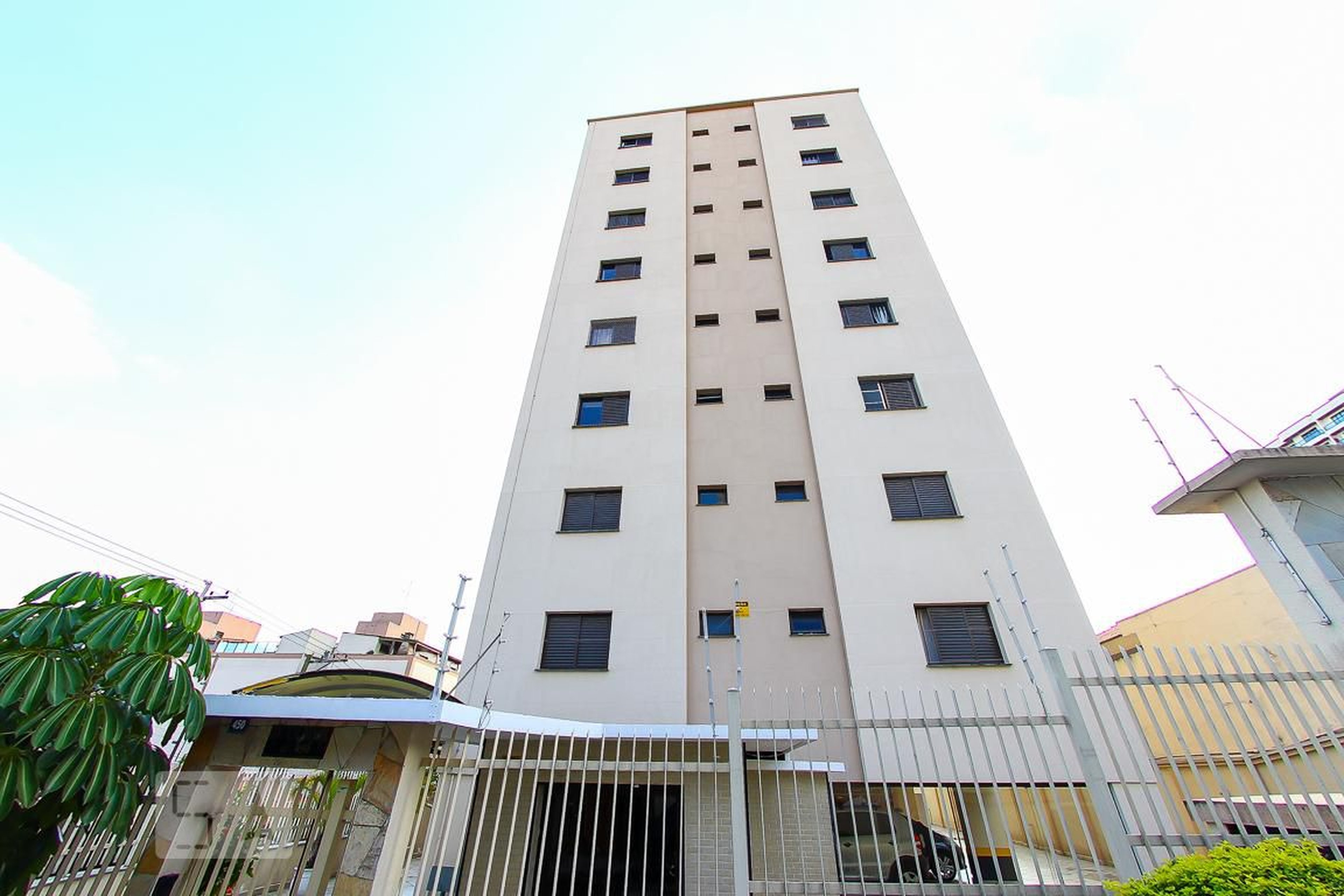 Fachada Condomínio em Avenida Milton, 450