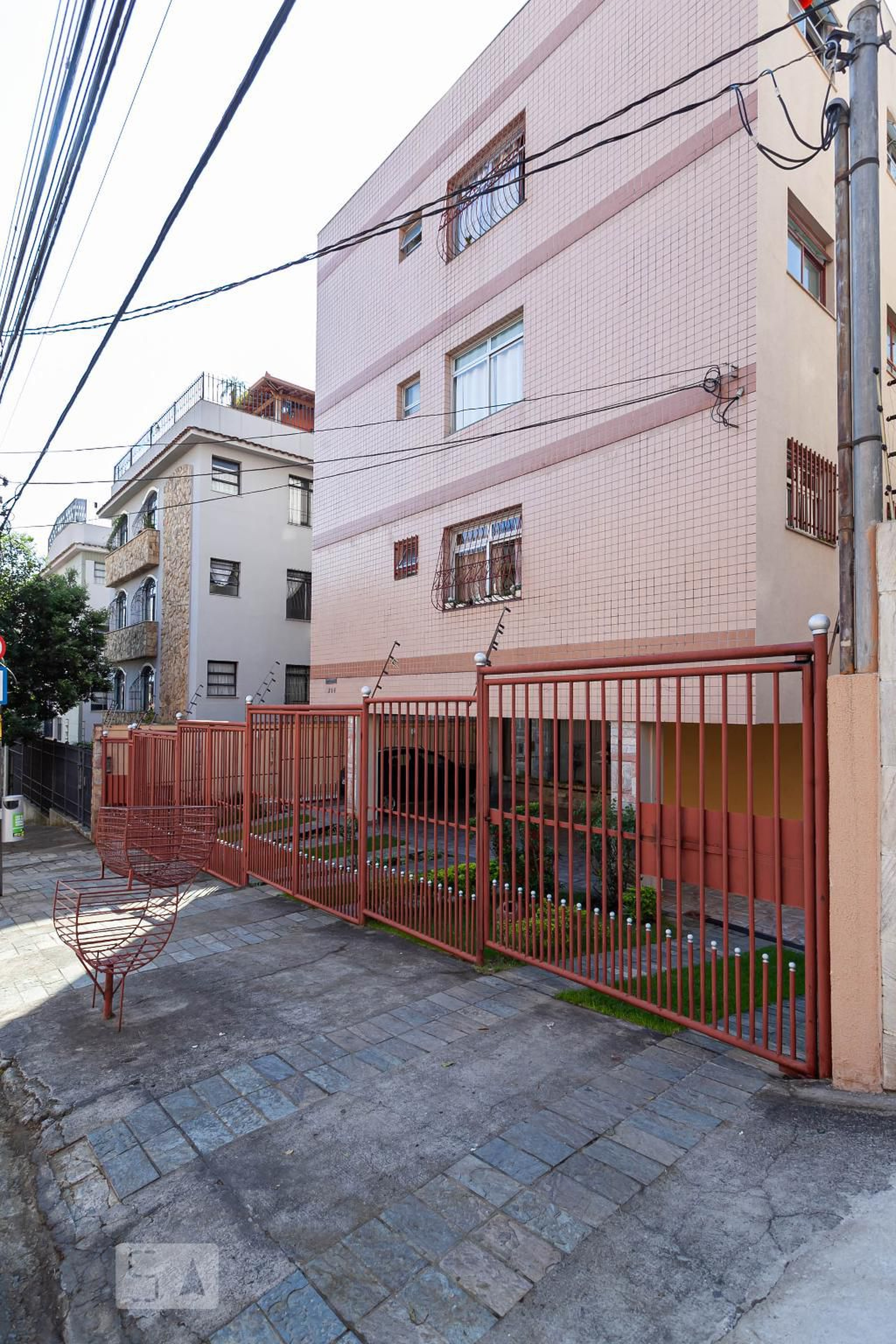 Fachada do prédio Condomínio em Rua Nelson Soares de Faria, 294