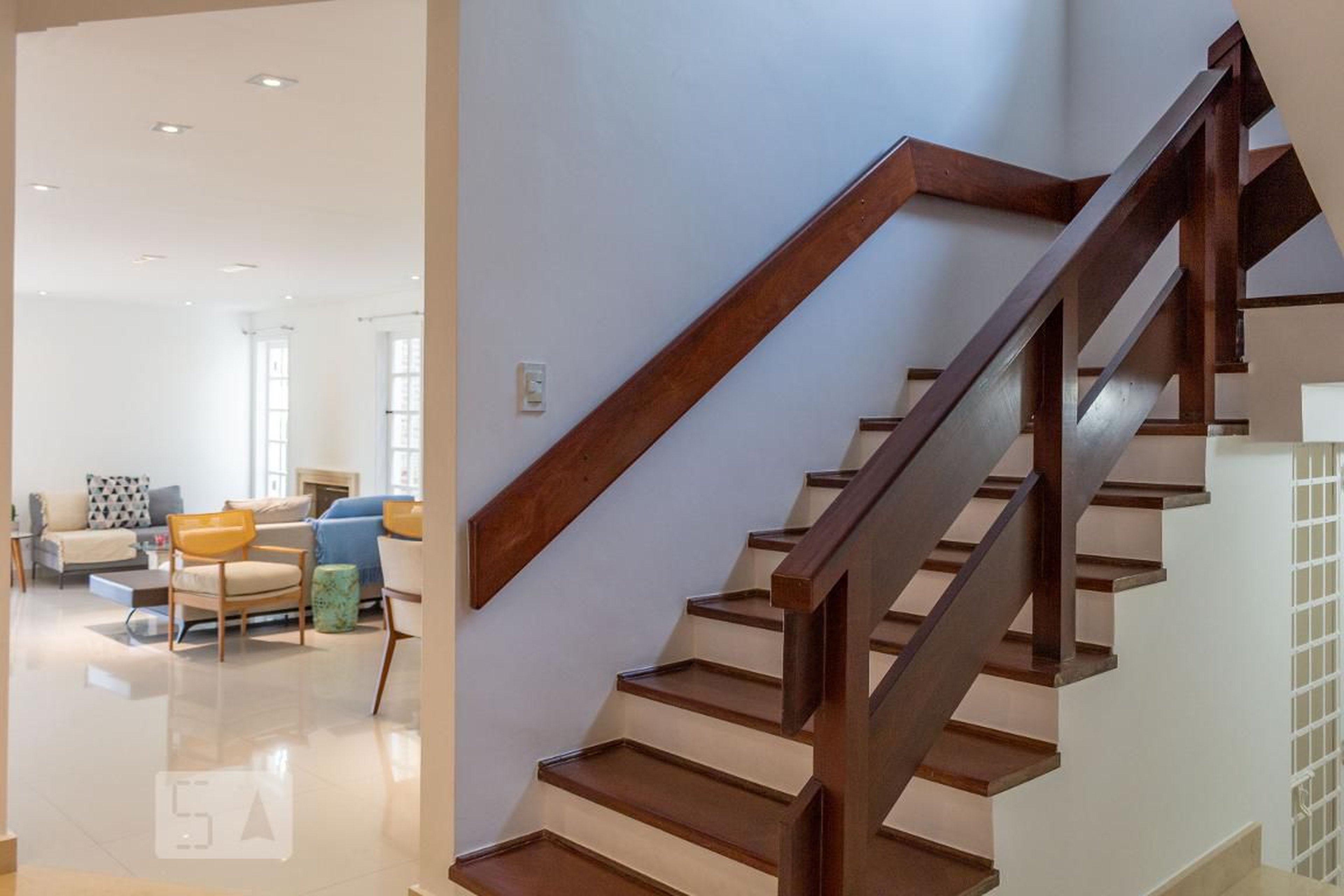 Entrada Condomínio em Alameda Ararás, 117