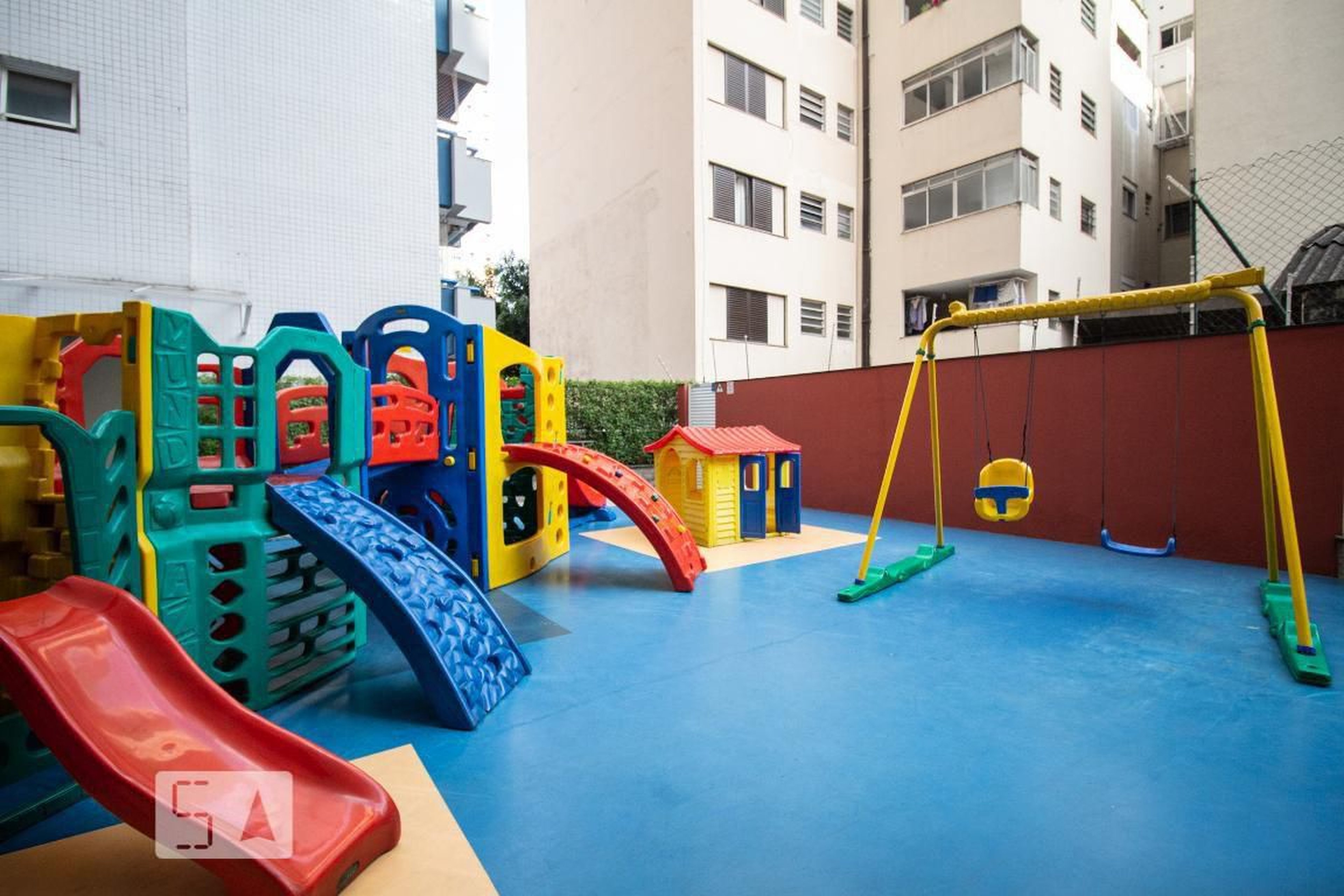 Playground - Edifício Golden Place