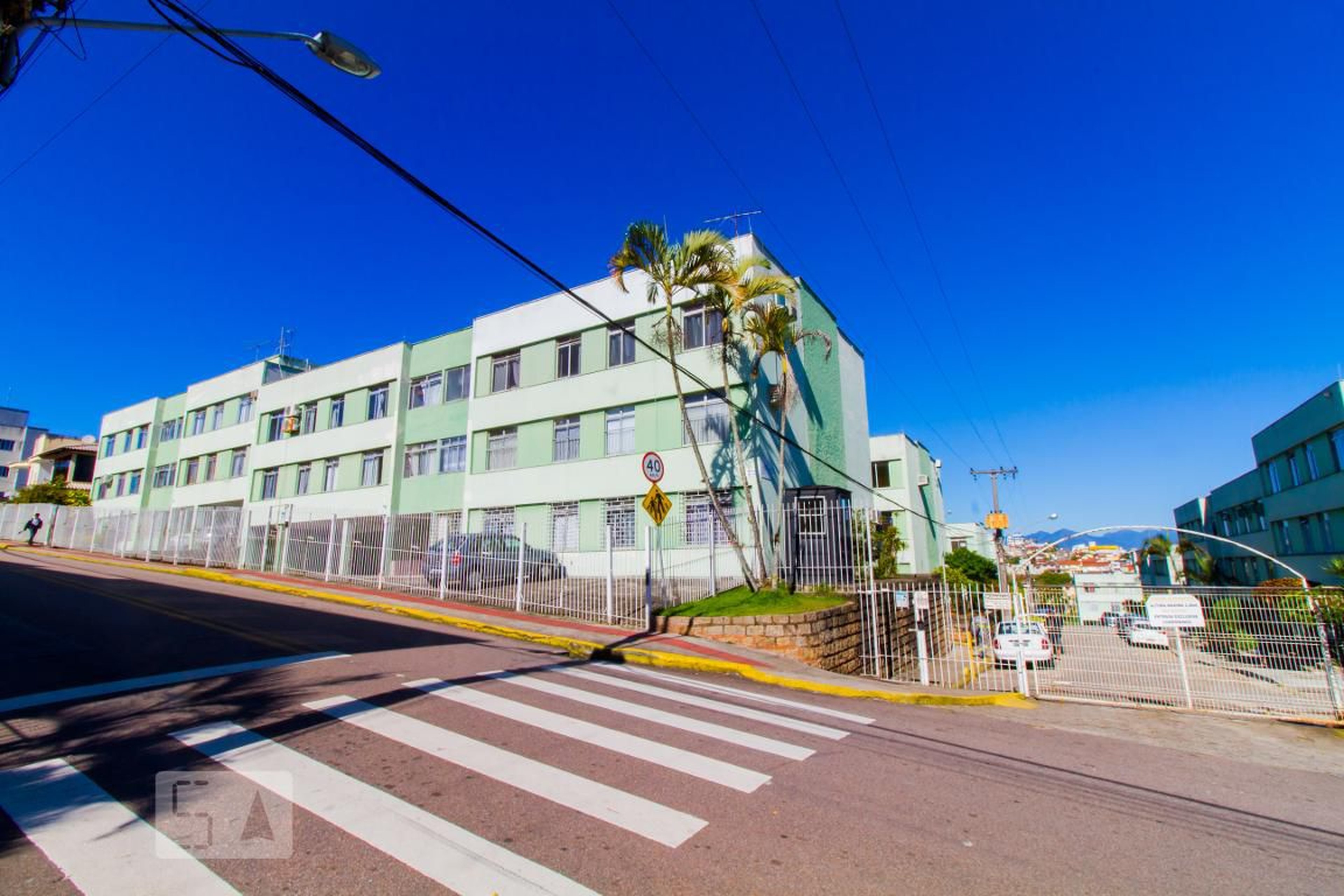 Fachada do Condomínio Condomínio em R. Manoel Pizolati, 244