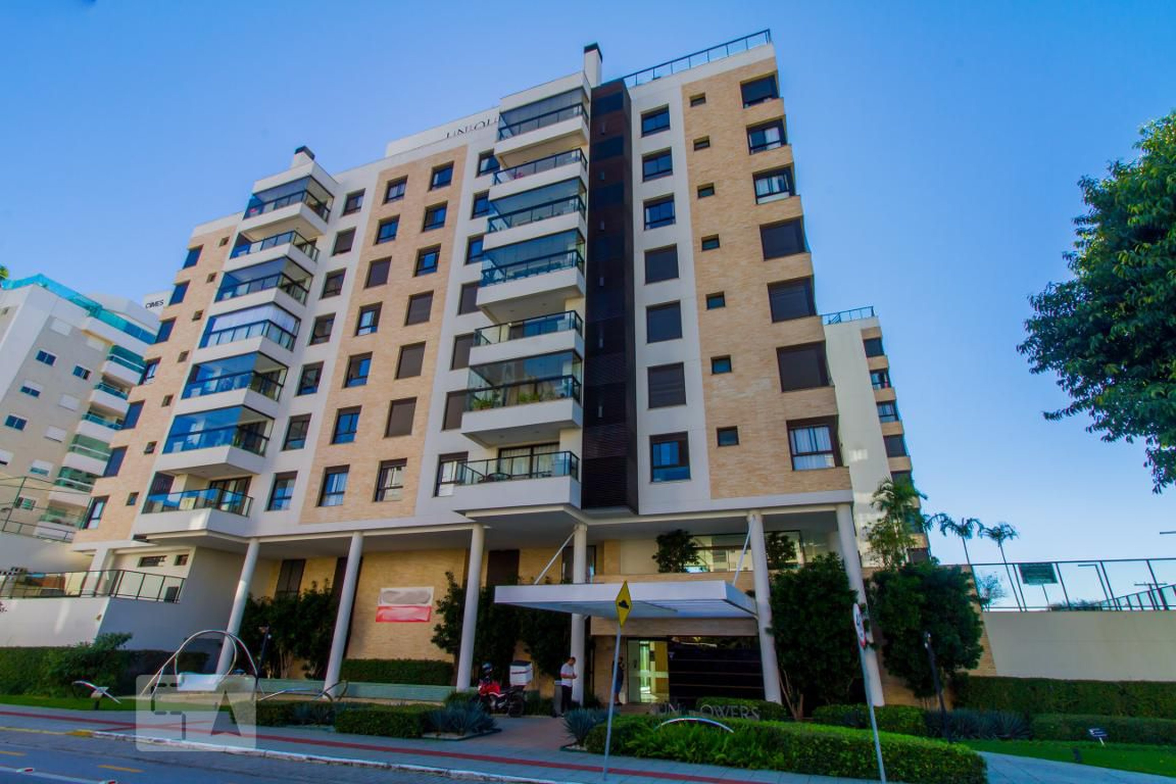 Fachada do Condomínio Condomínio Sun Tower