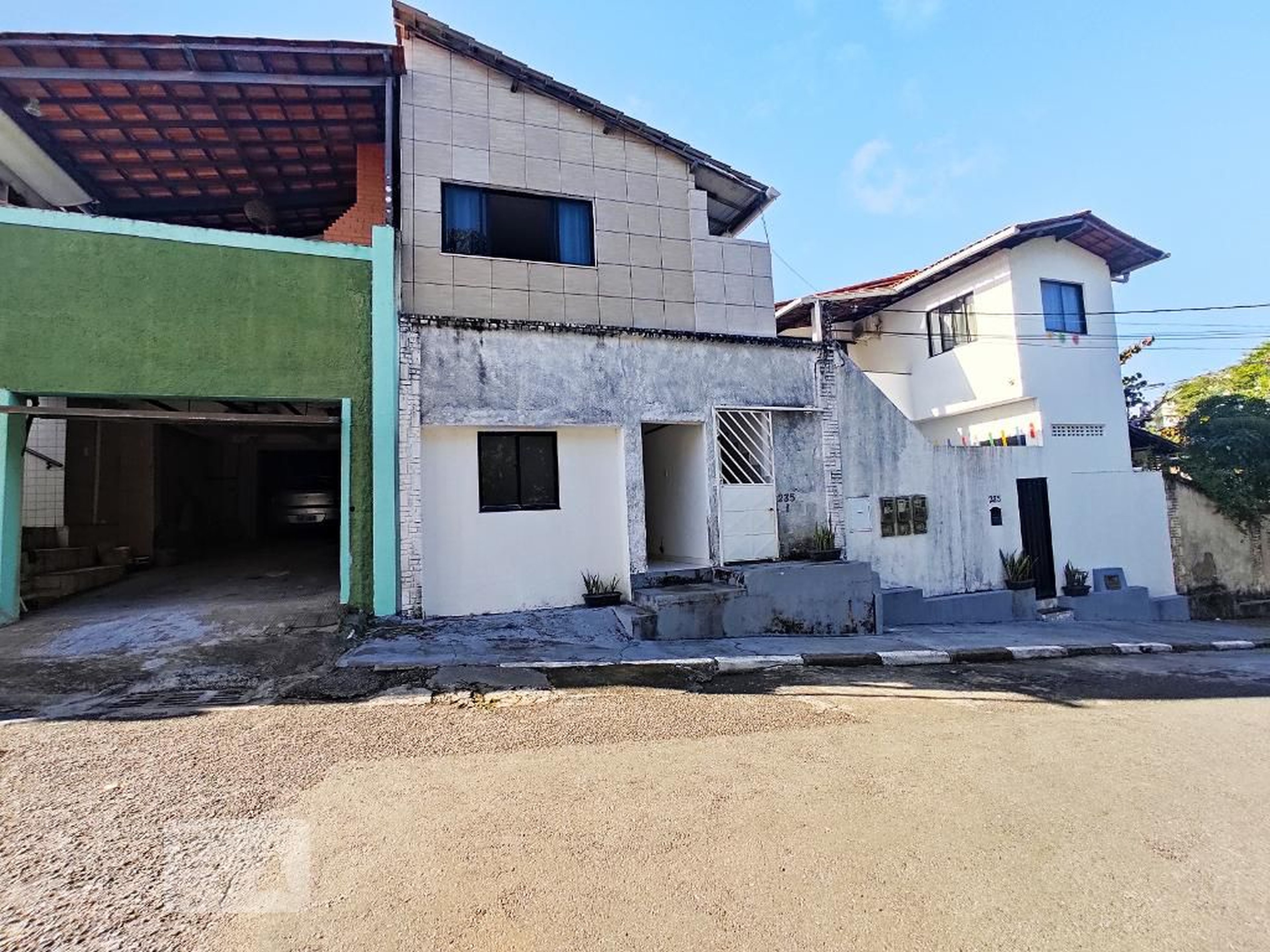 Fachada Condomínio em Rua Solimões, 00