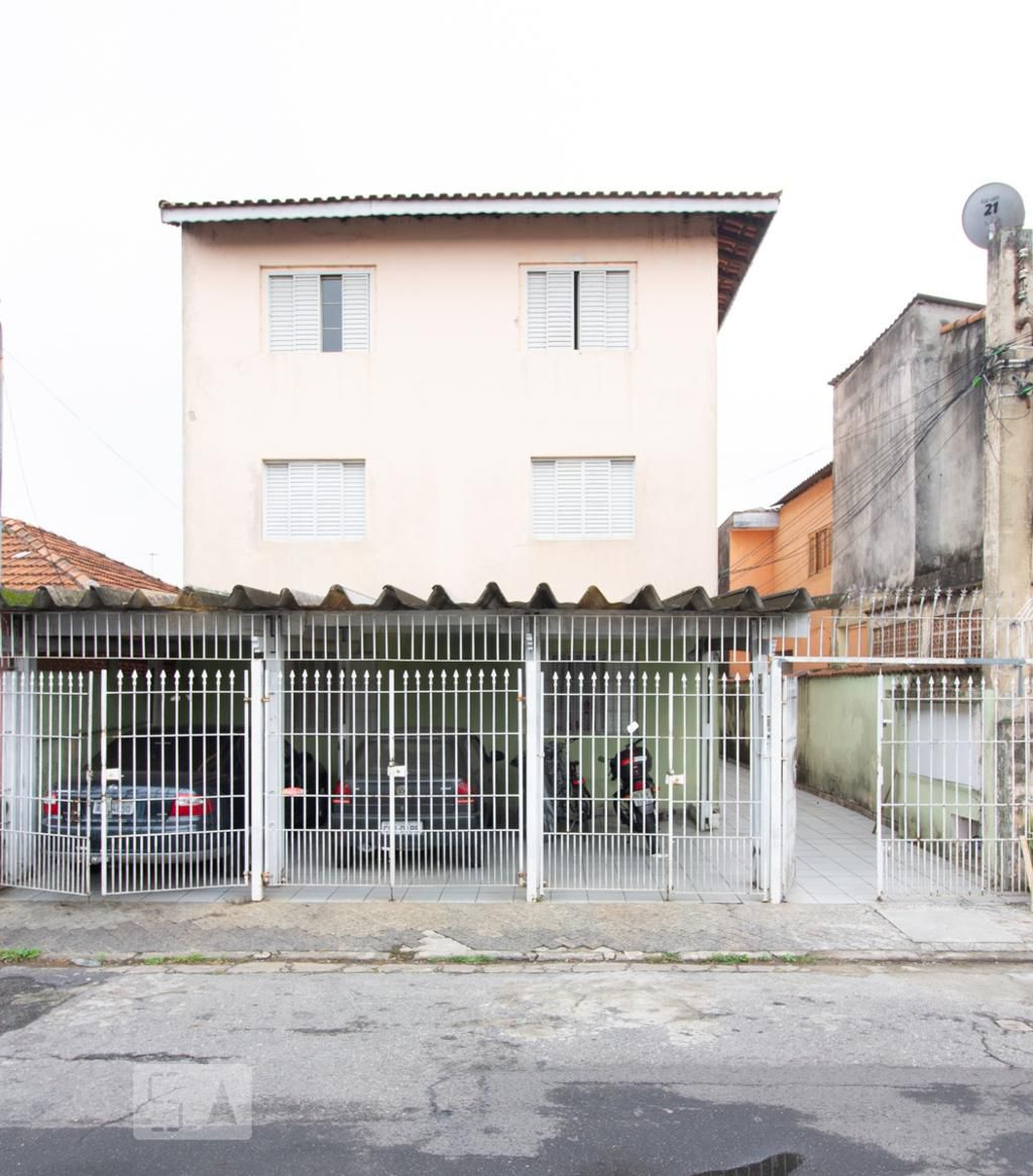 Fachada do Condomínio Condomínio em Rua Hélio Arrelaro, 199