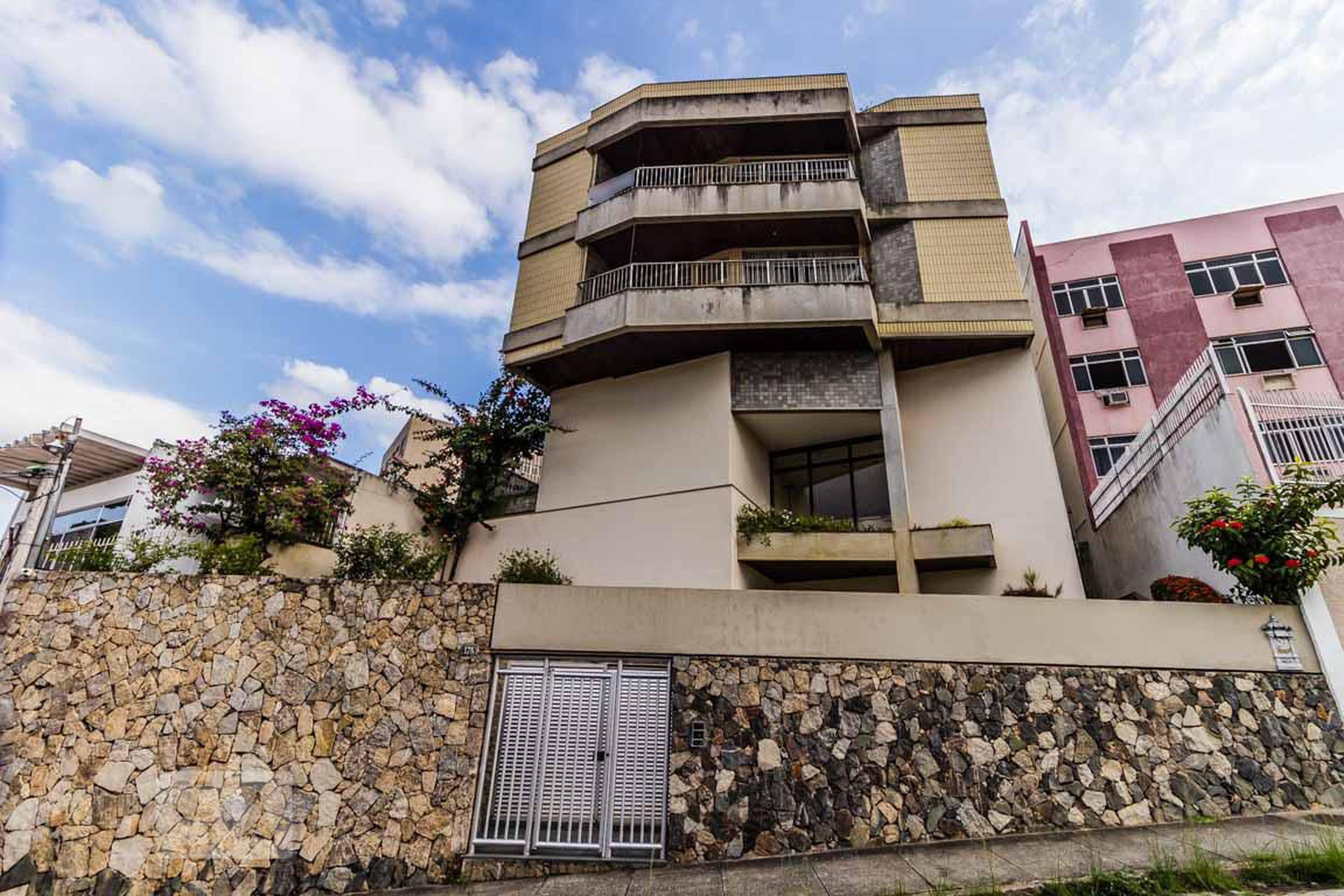 Fachada do Prédio Condomínio em Rua General Mário Hermes, 175