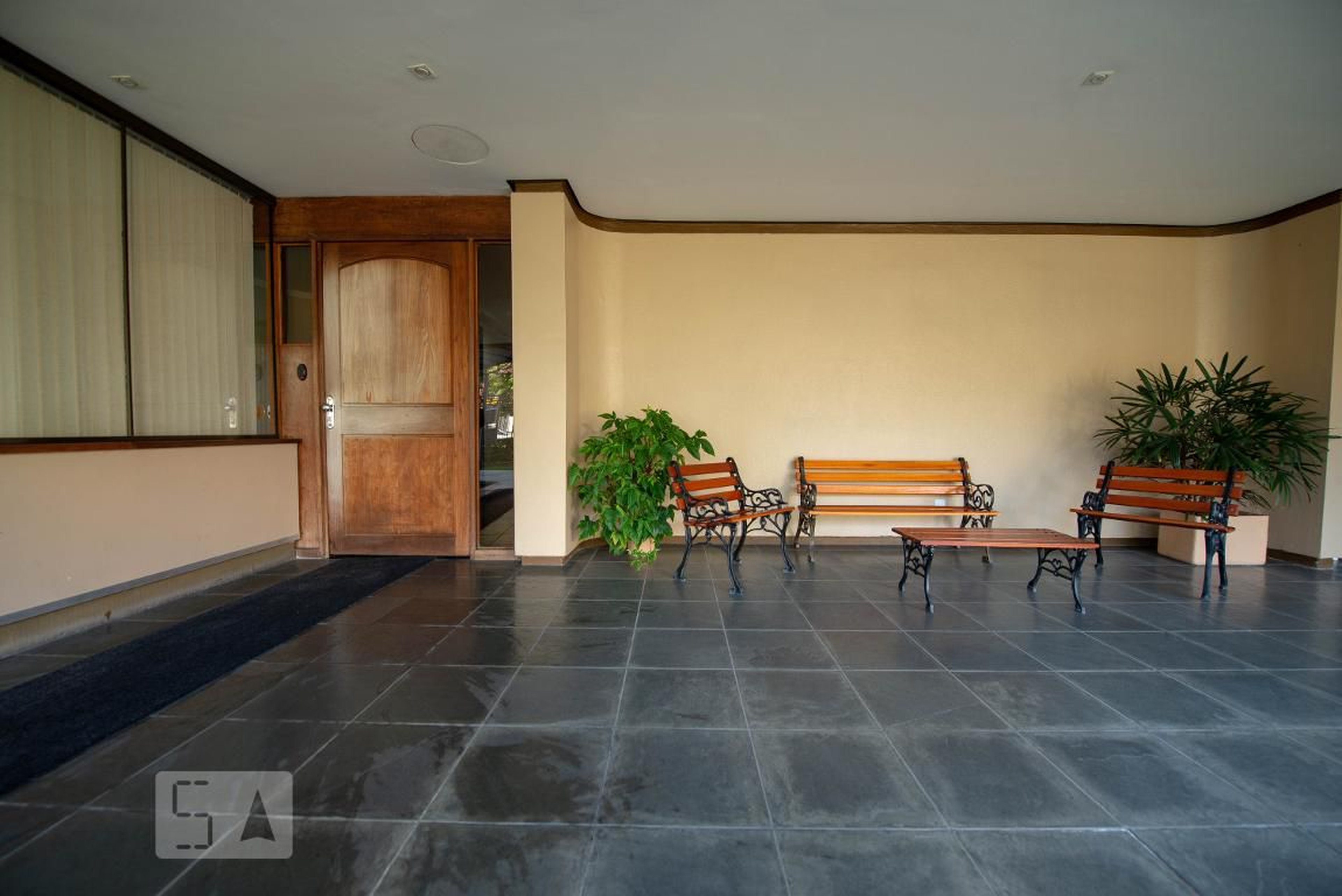 Hall - Tour de Ville