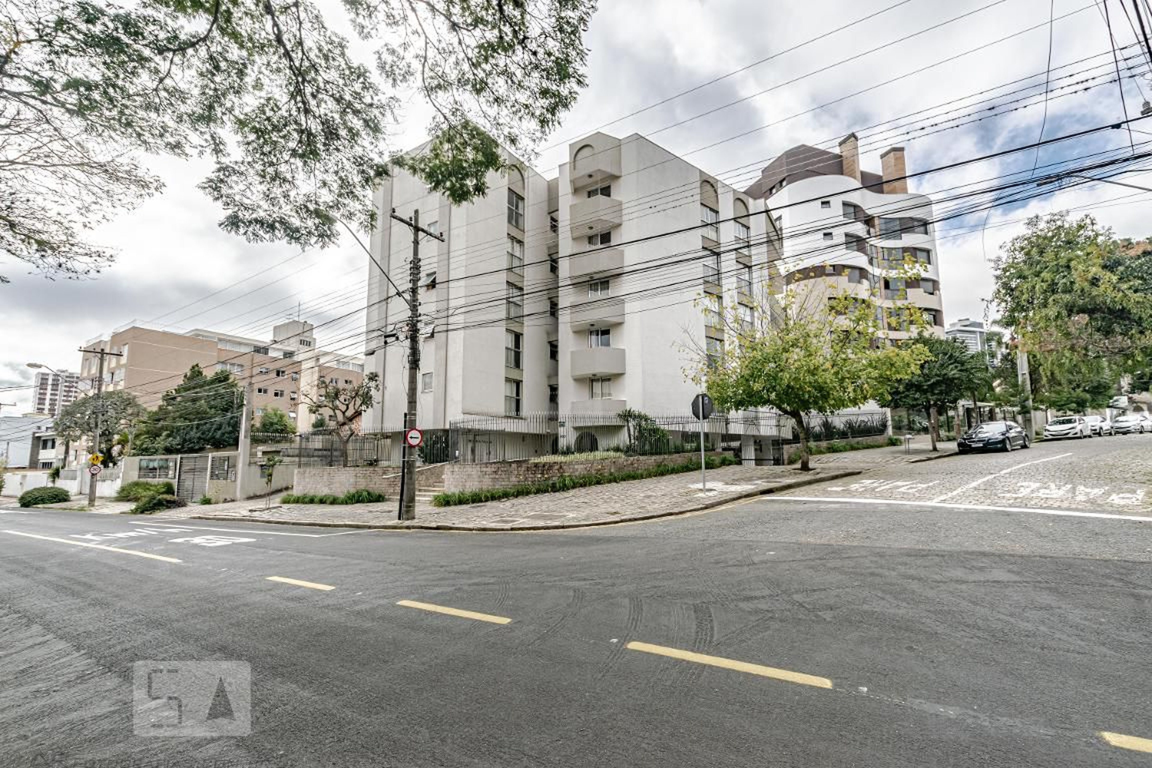 Fachada Condomínio em Rua Marechal Hermes, 360