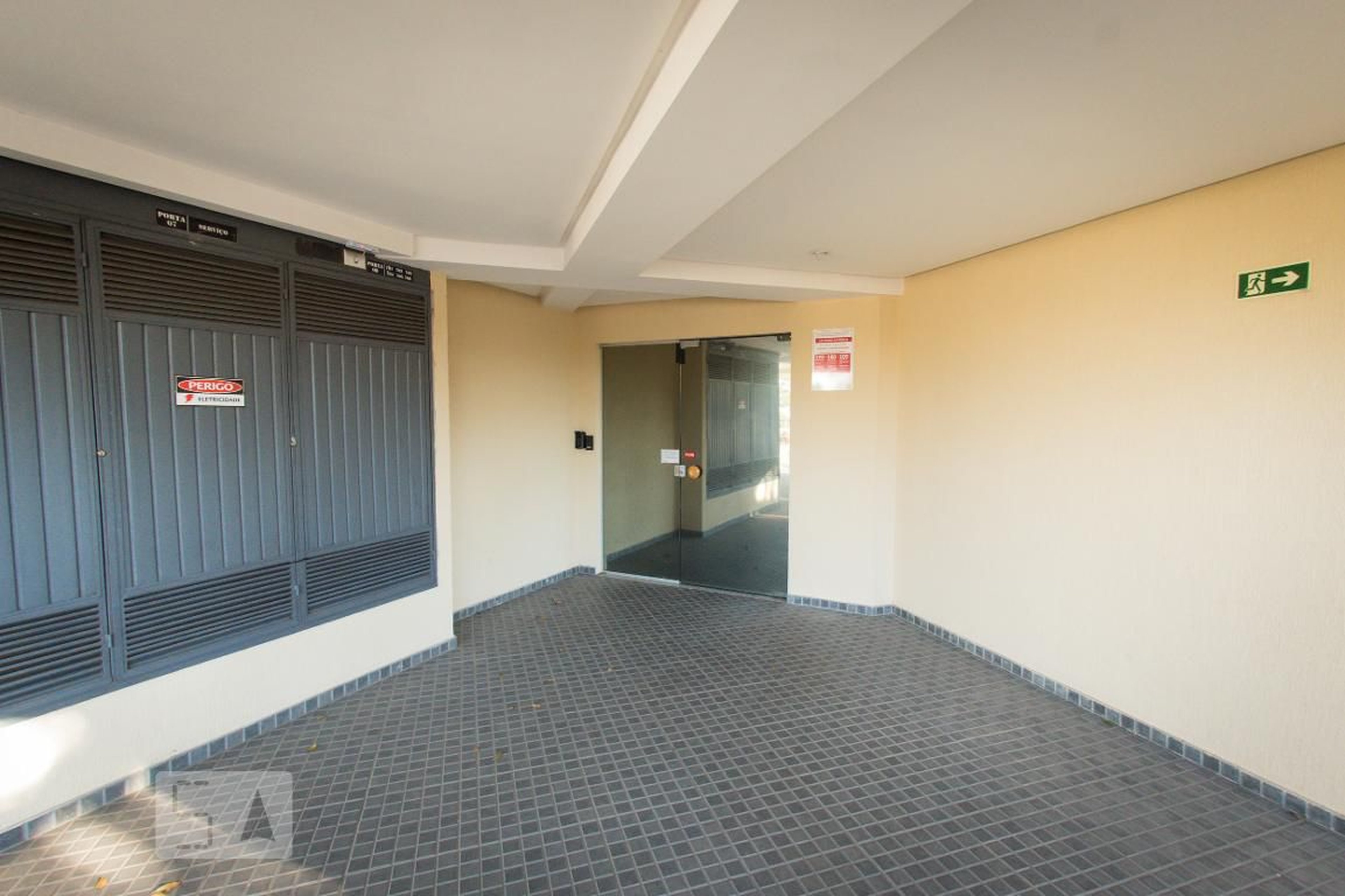 Fachada do Prédio Condomínio em Rua Tamoio, 4000