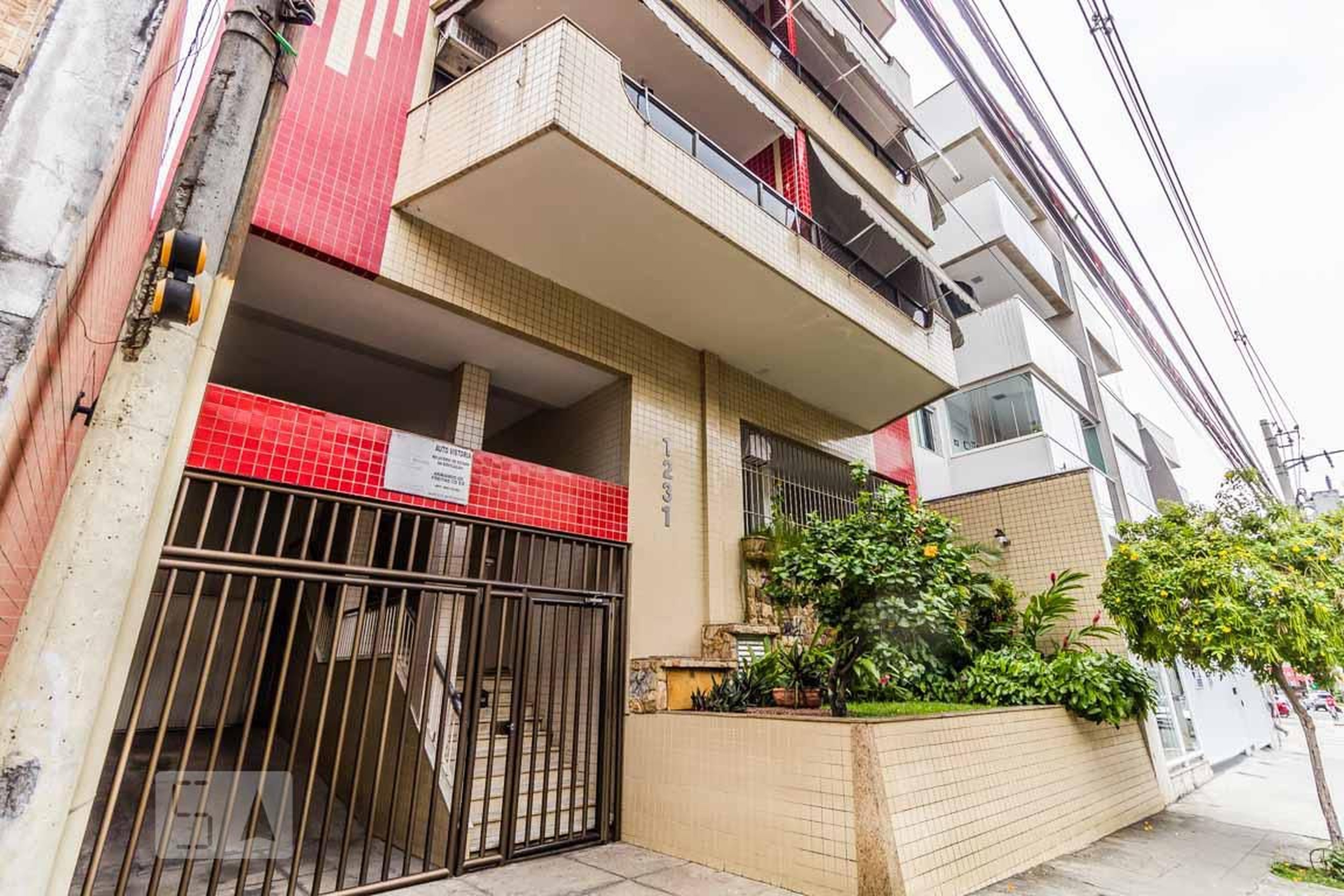 Fachada do Prédio Condomínio em Rua Cambaúba, 1231