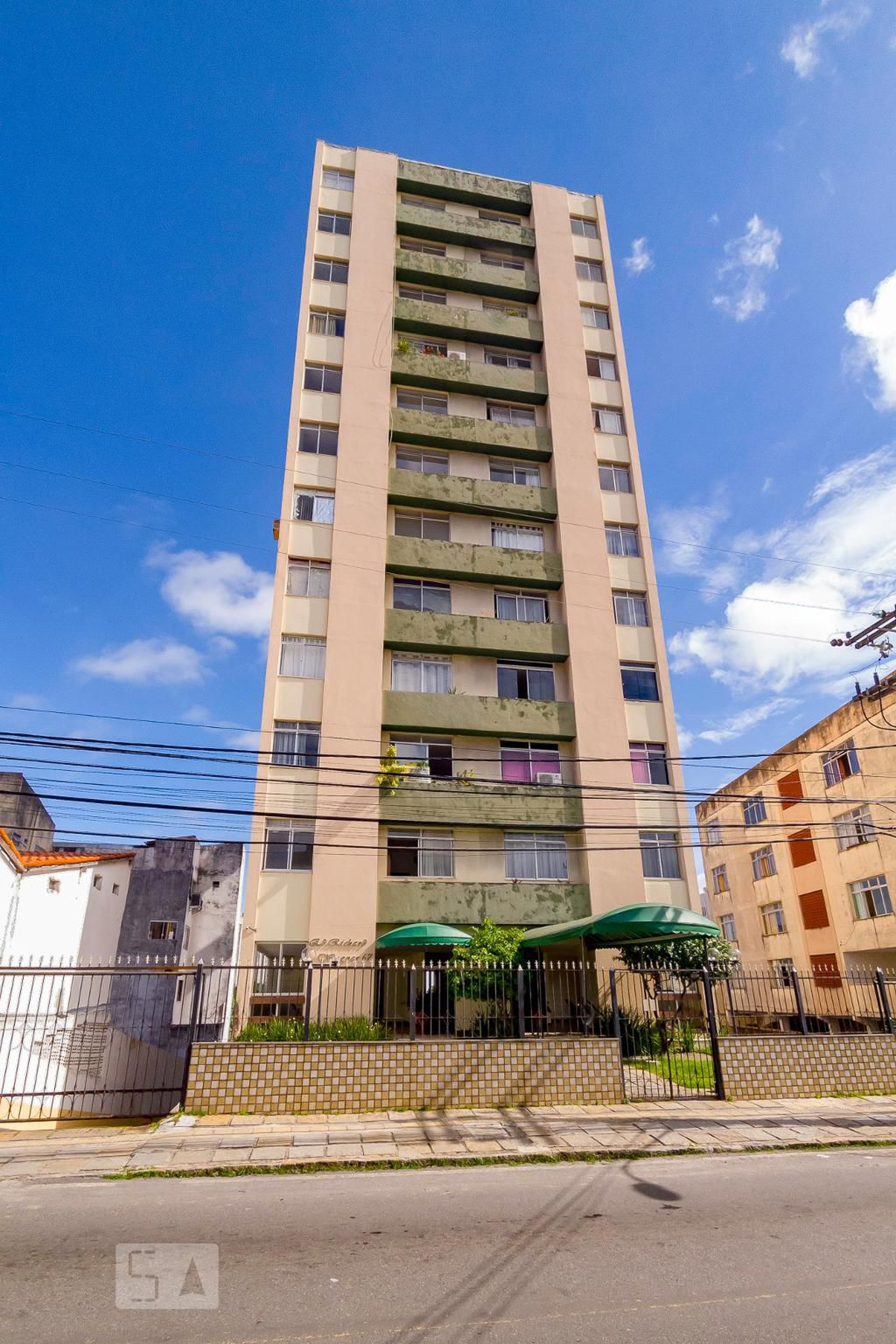 Fachada Condomínio em Rua Odilon Dórea, 67