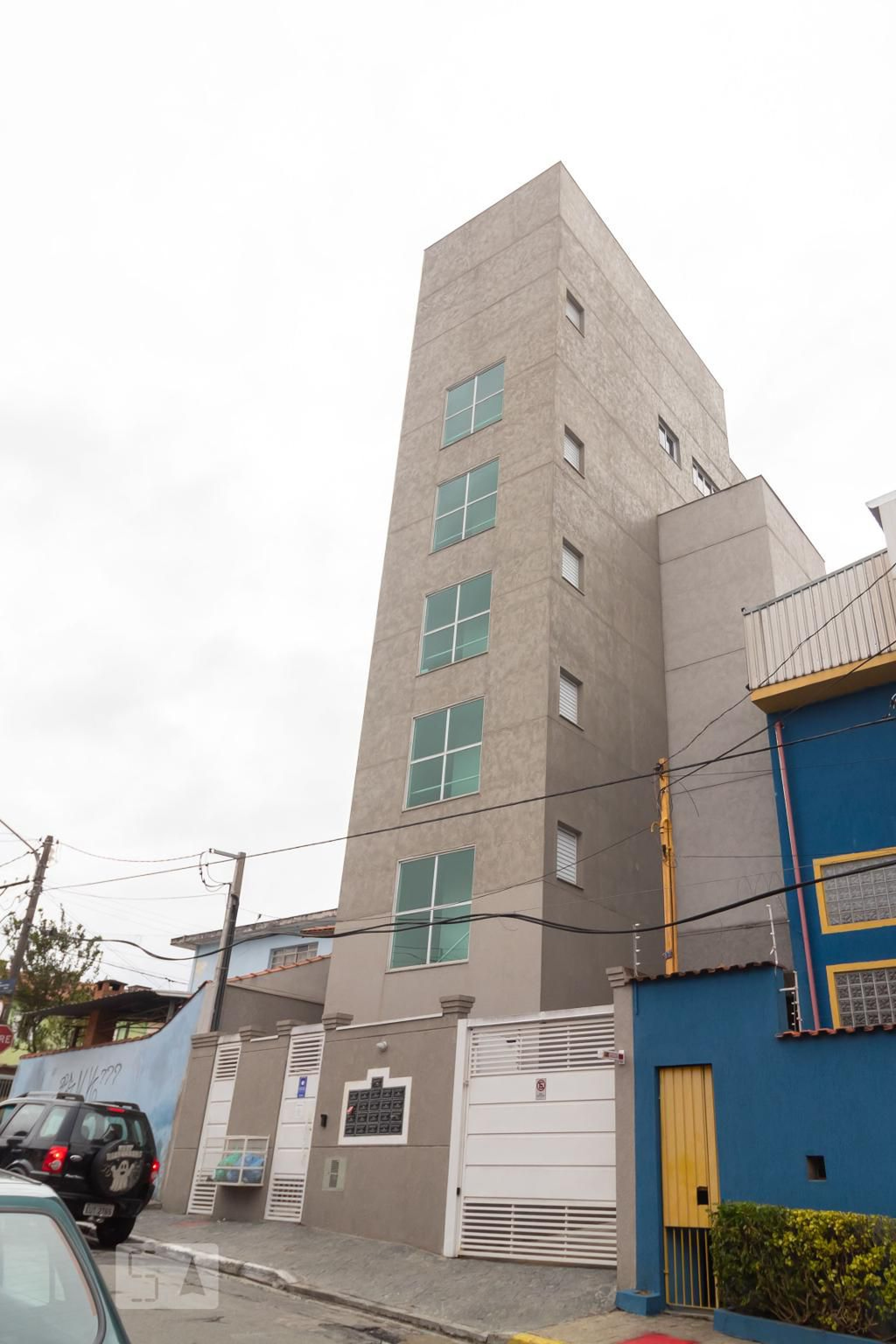 Fachada Condomínio em Rua Engenheiro Plínio Adams, 19 A