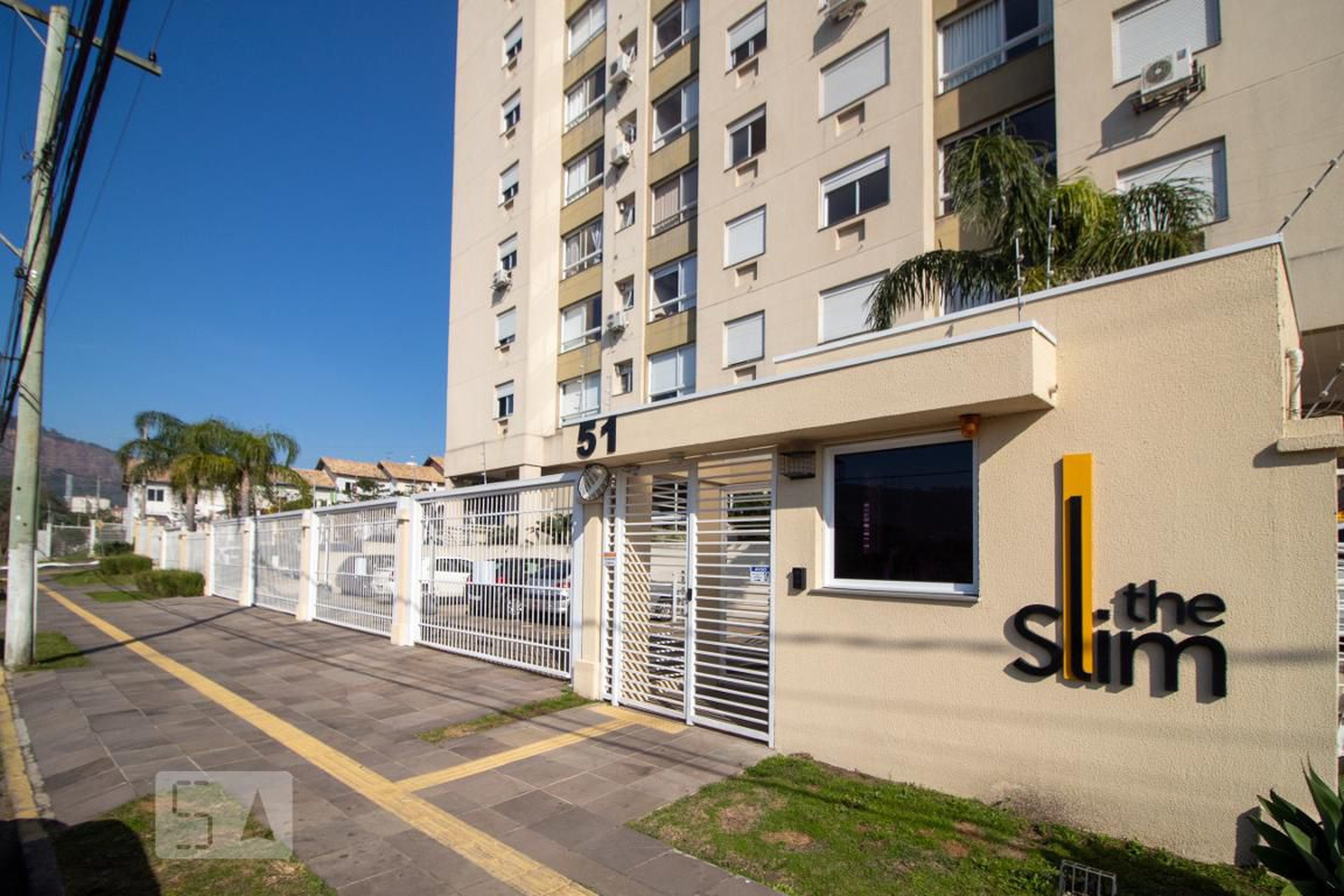 Fachada Condomínio em Rua Ney da Gama Ahrends, 51