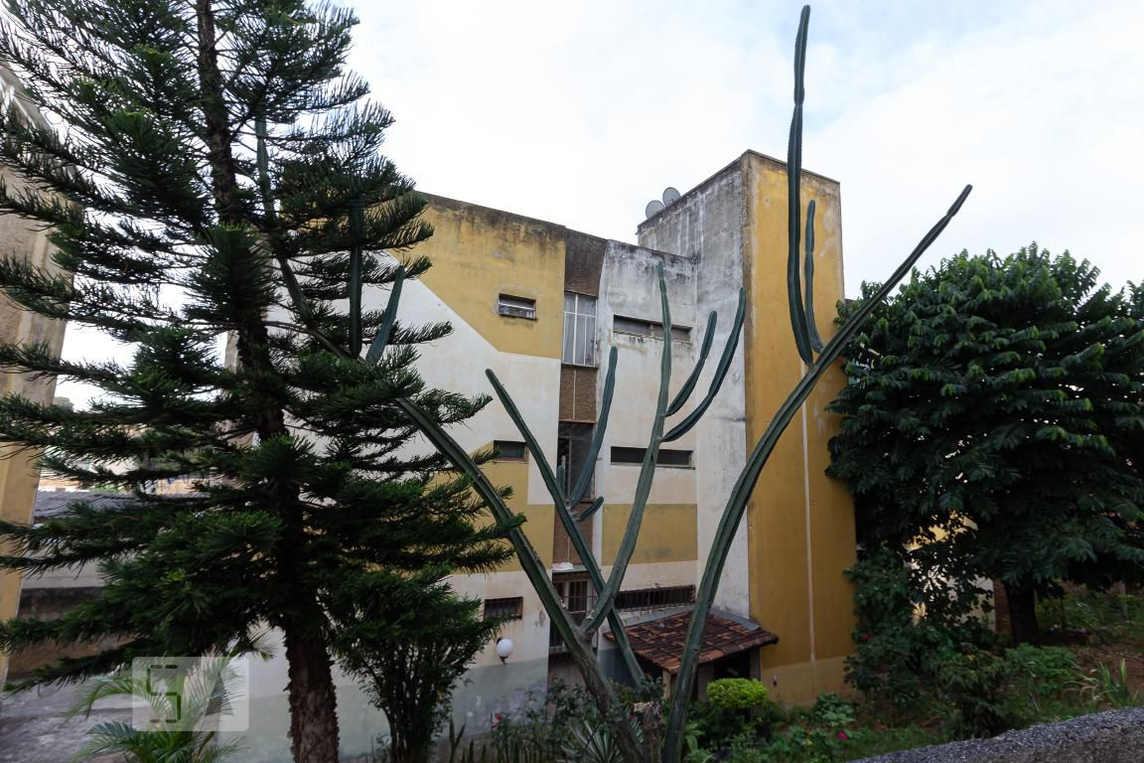 Fachada Condomínio em Rua dos Comanches, 669