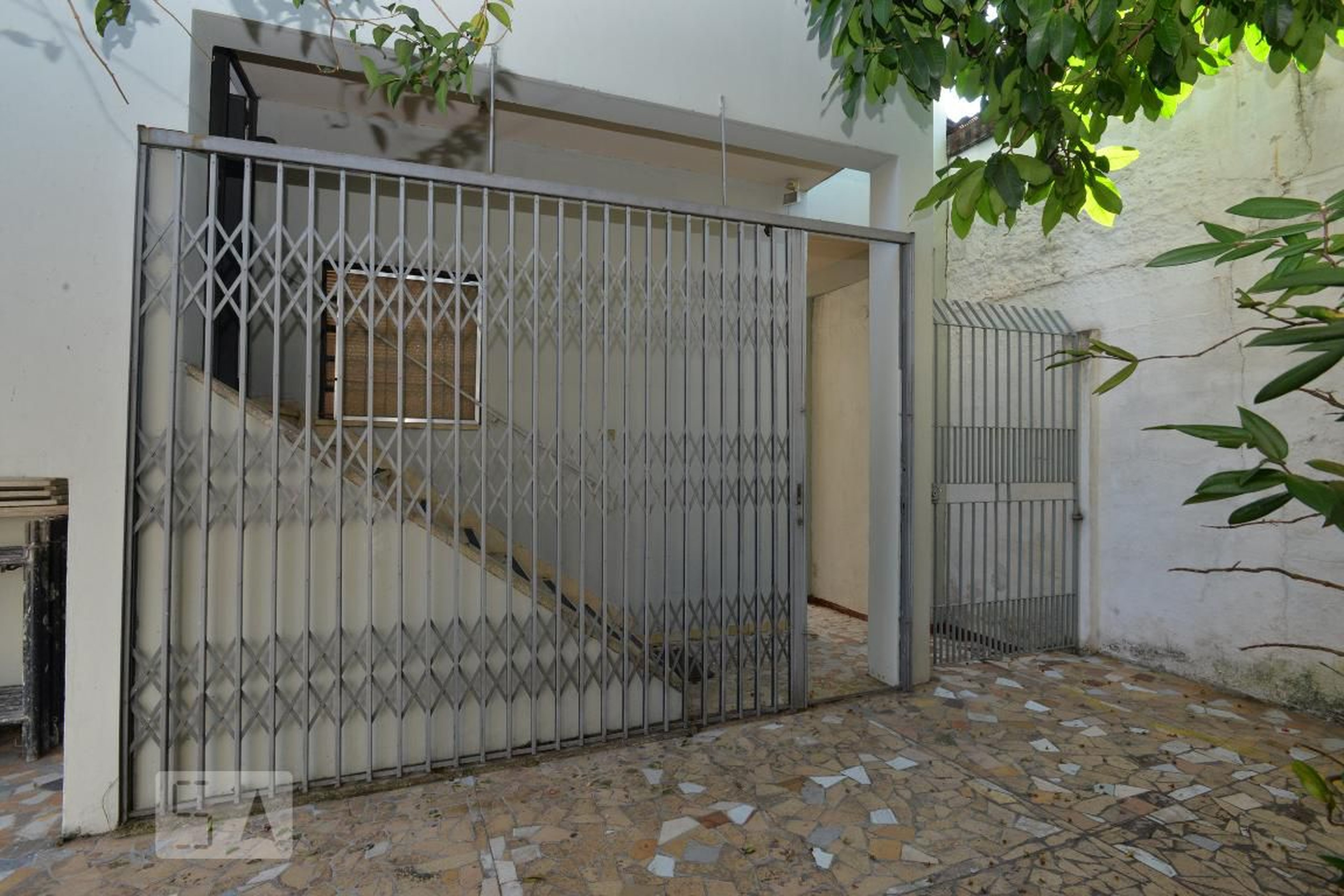 Fachada Condomínio em Rua Guaipá, 379