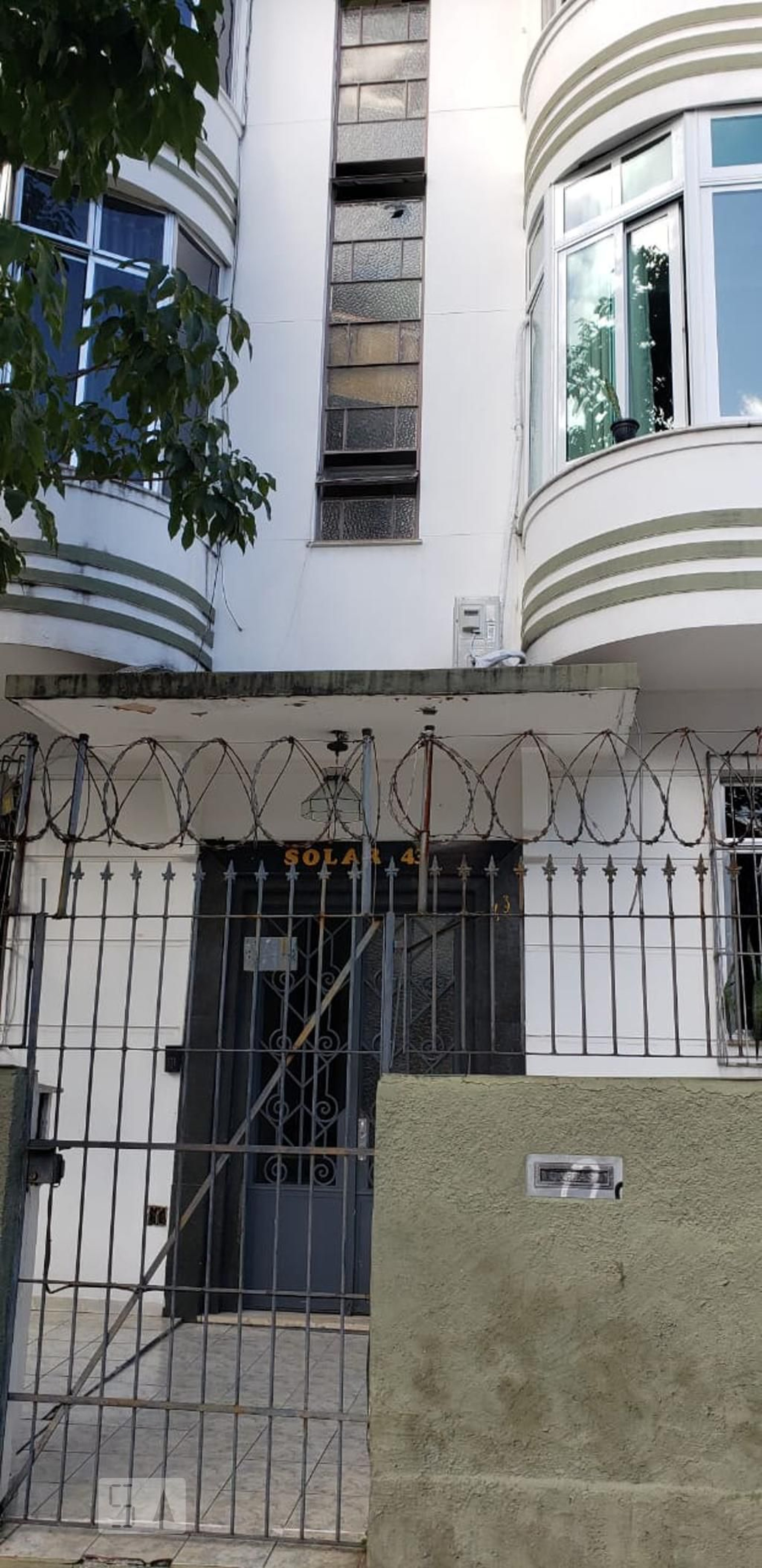 Fachada Condomínio em Rua Felisberto de Menezes, 43