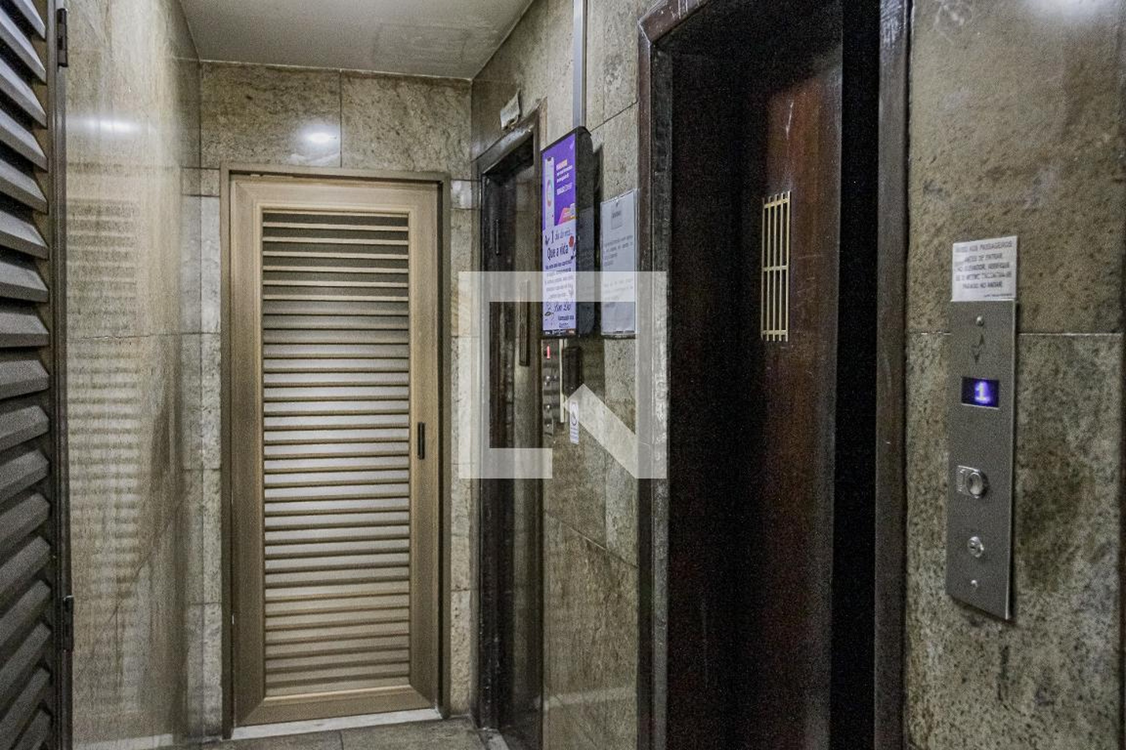 Elevador - Edifício Copamar