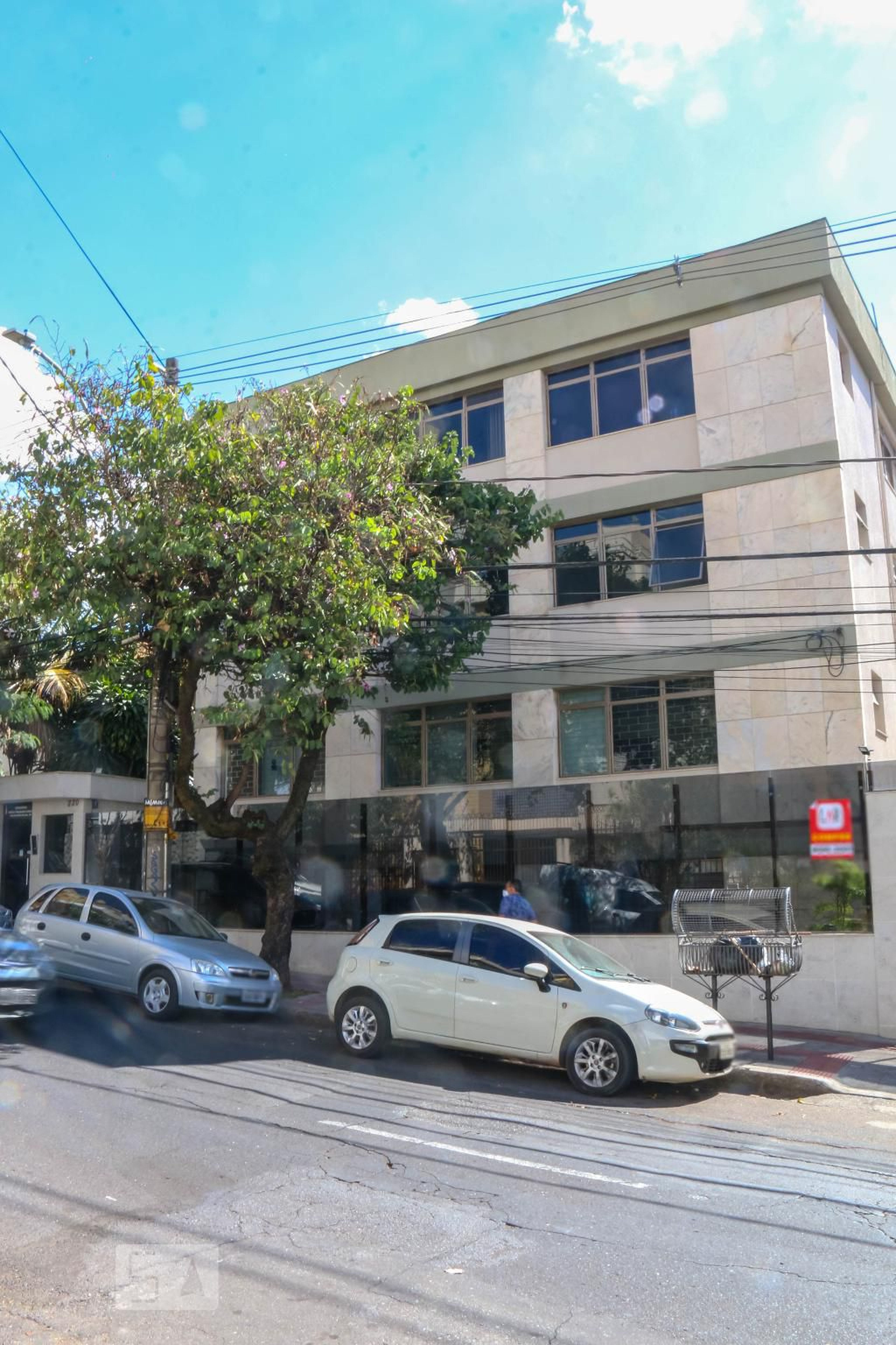 Fachada Condomínio em Rua Bernardino de Lima, 330