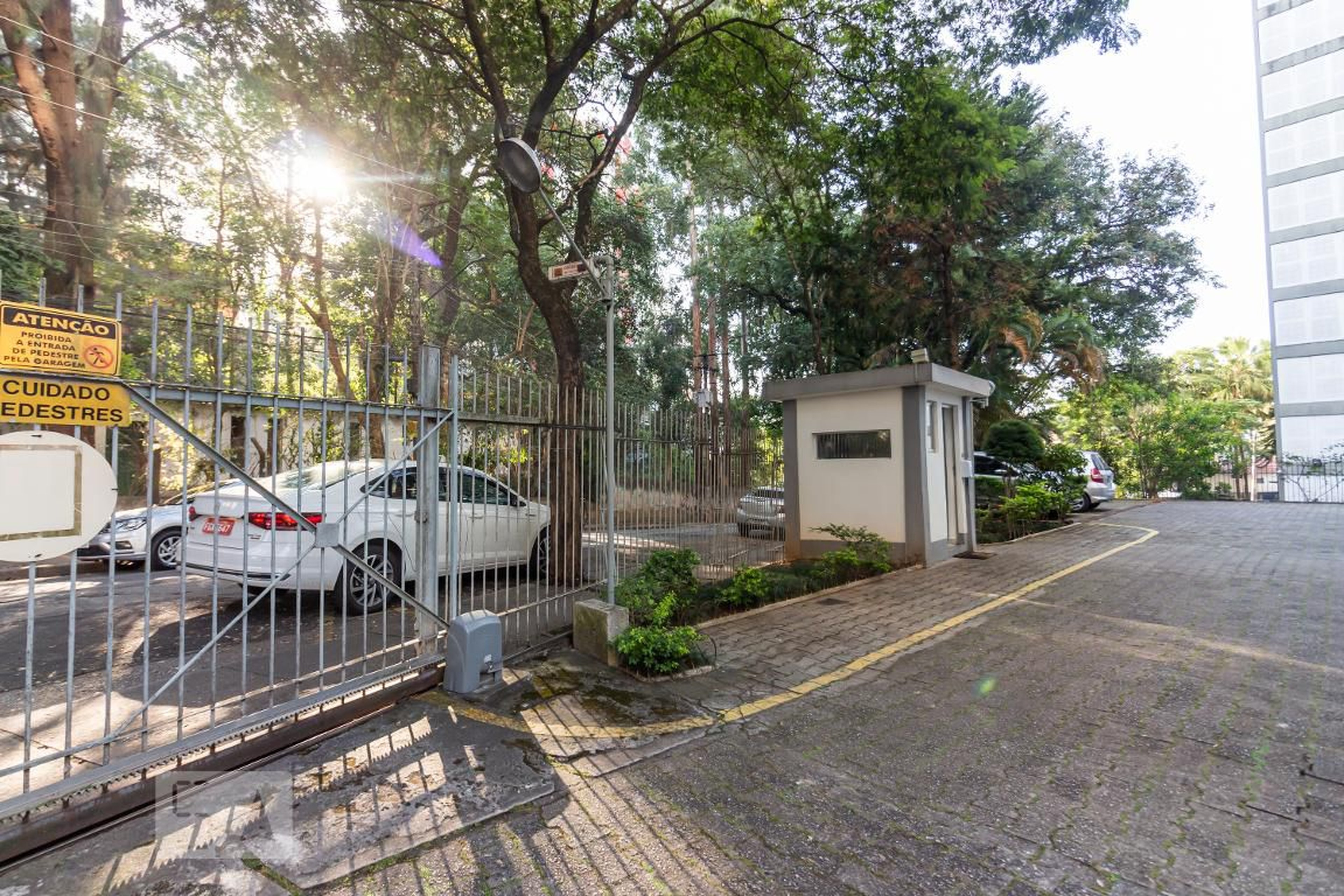 Fachada Condomínio em Rua Marselha, 1129