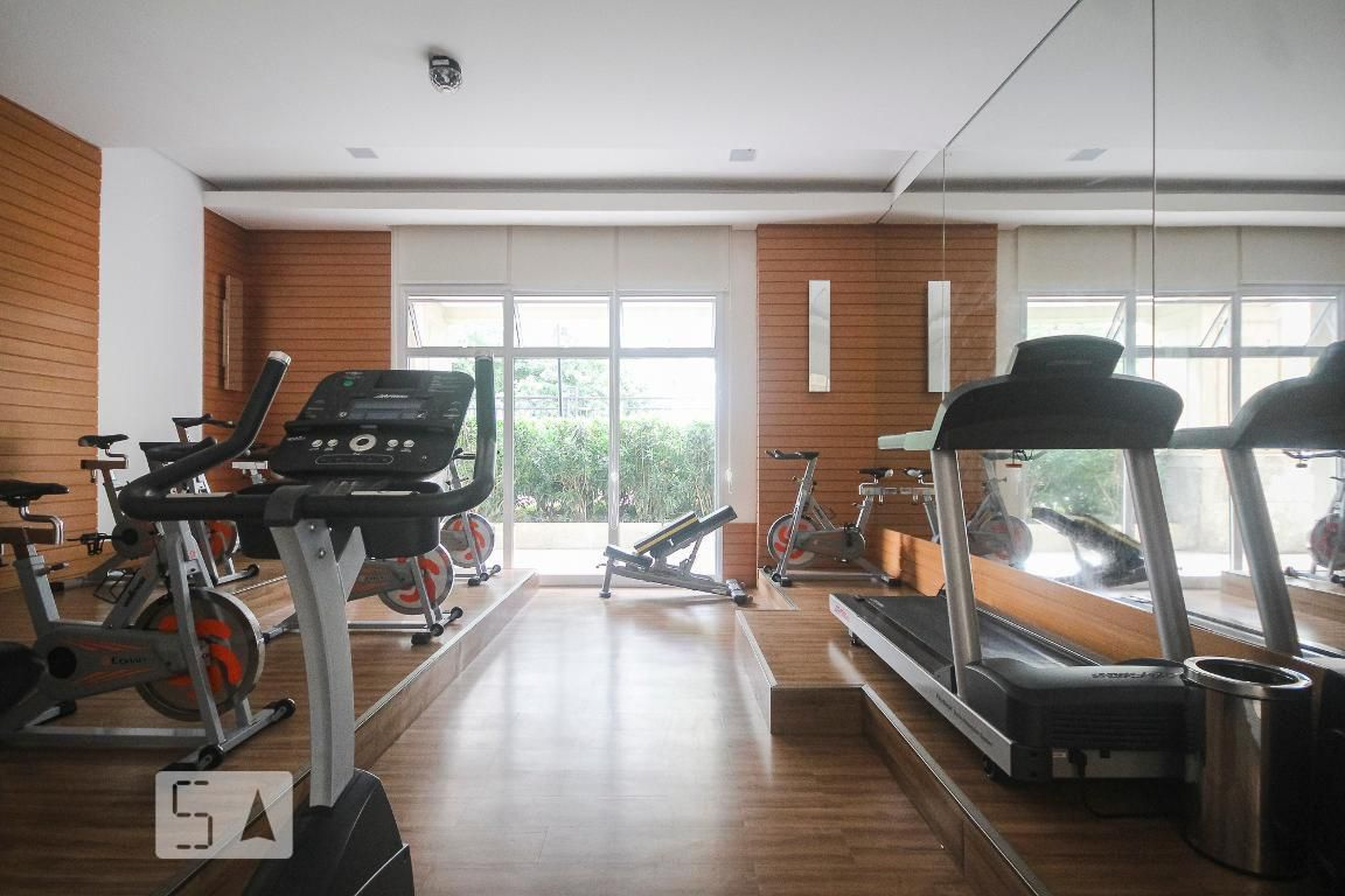 Academia - 360 On The Park