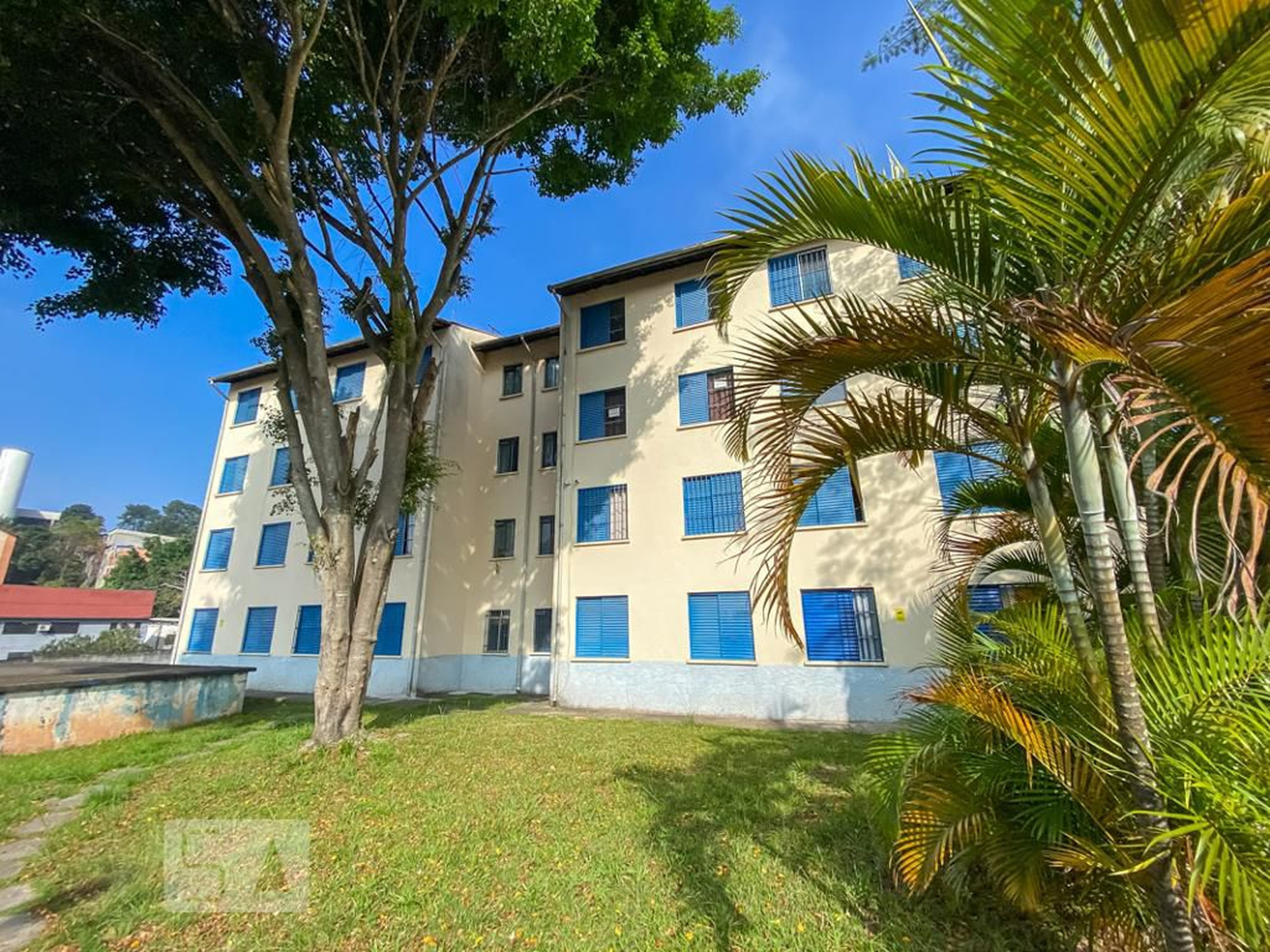 Fachada Condomínio em Rua Jovercina Paula de Oliveira, 151