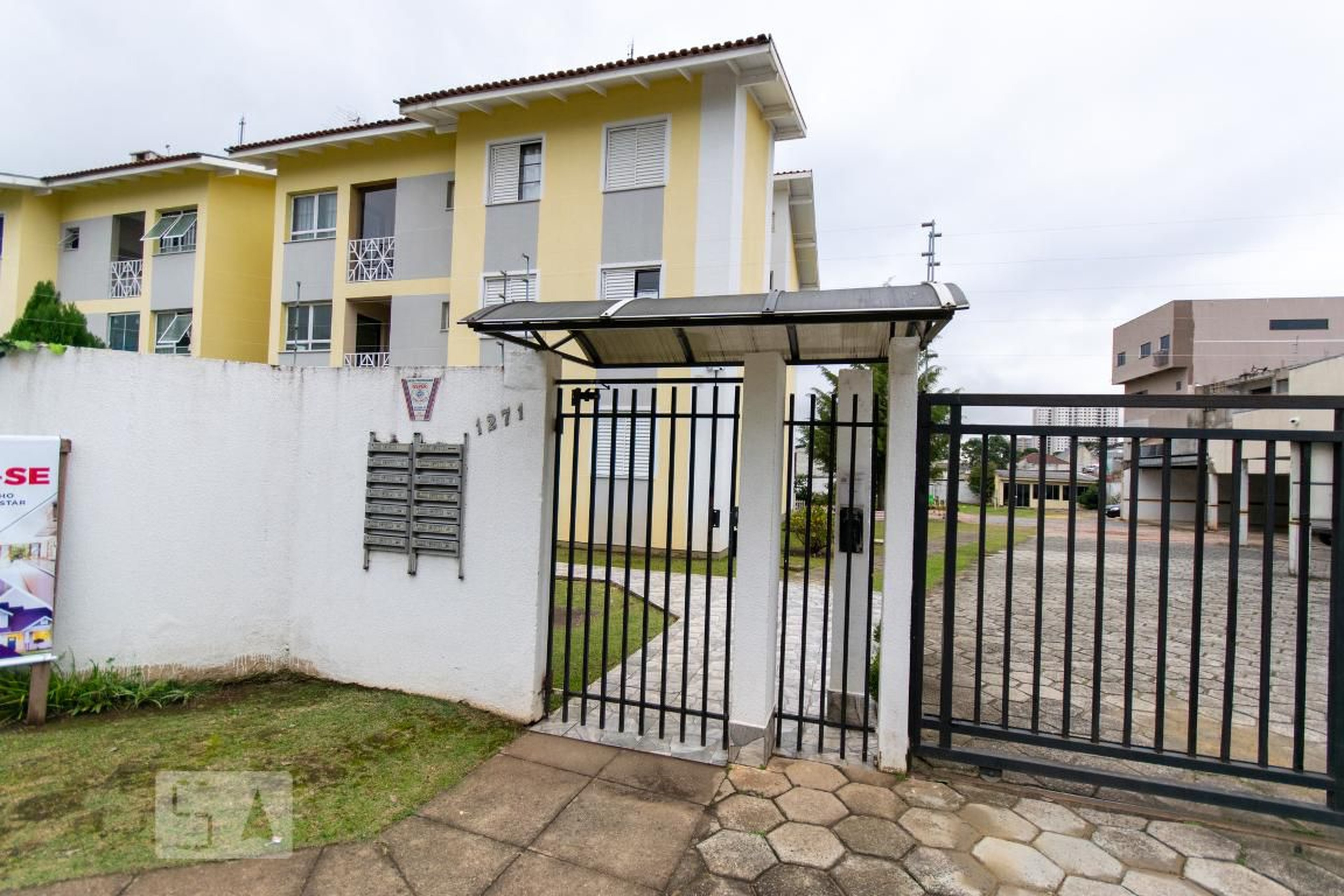 Fachada do Condomínio Condomínio em Rua Primo Lourenço Tosin, 1271